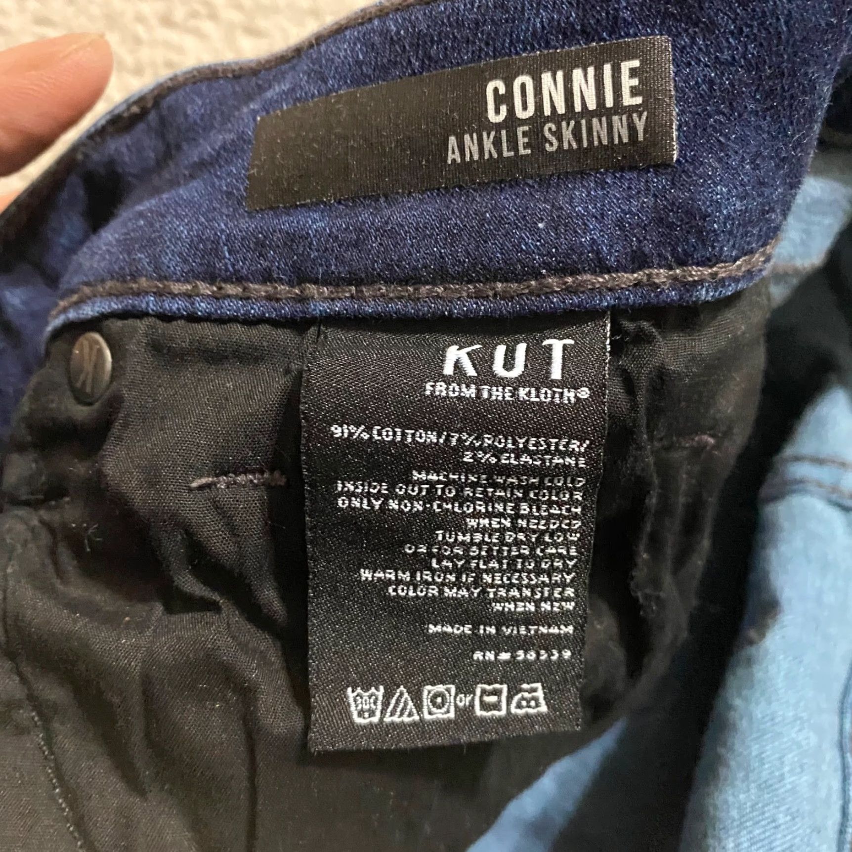 Vintage KUT from the Kloth Jeans Womens sz 2 Blue Denim Dark Wash Connie Ankle Skinny 26 in Inseam 26 in 5-Pocket Stretch Regular Mid Rise Vintage No Size 26" / US 2 / IT 38 - 4 Thumbnail