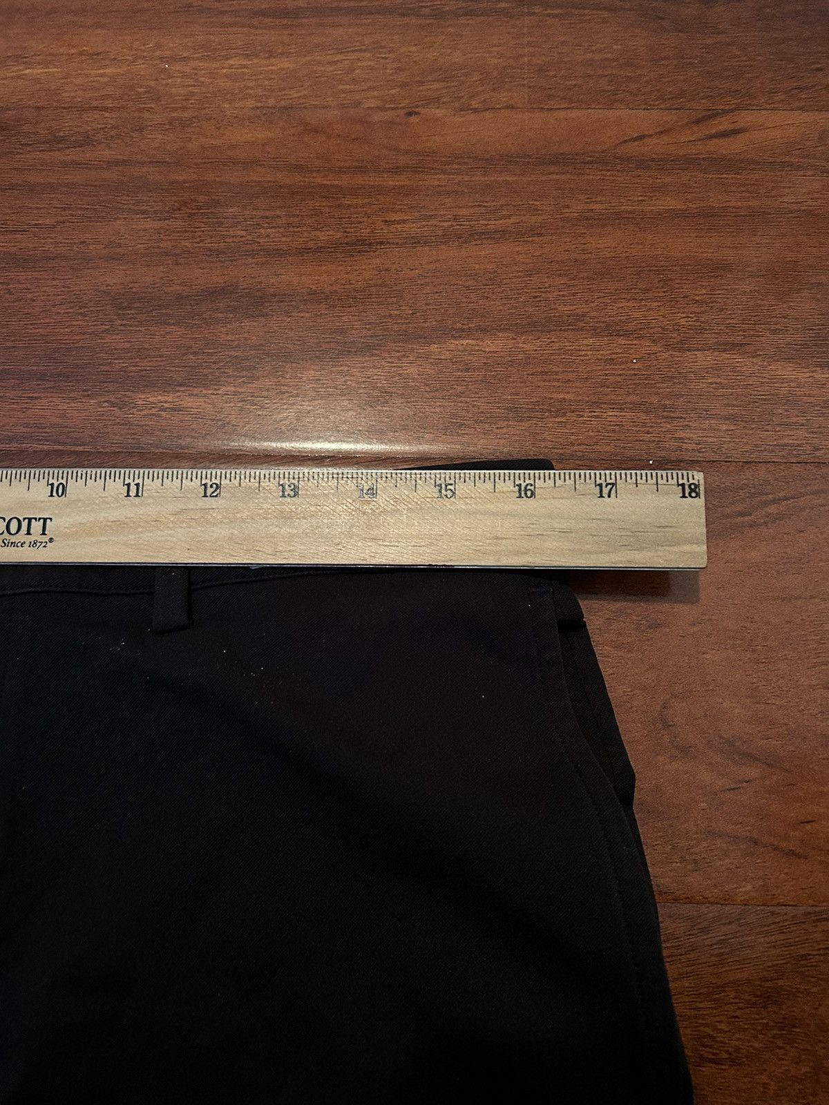 Uniqlo Uniqlo Black Jogger pants Size US 30 / EU 46 - 2 Thumbnail