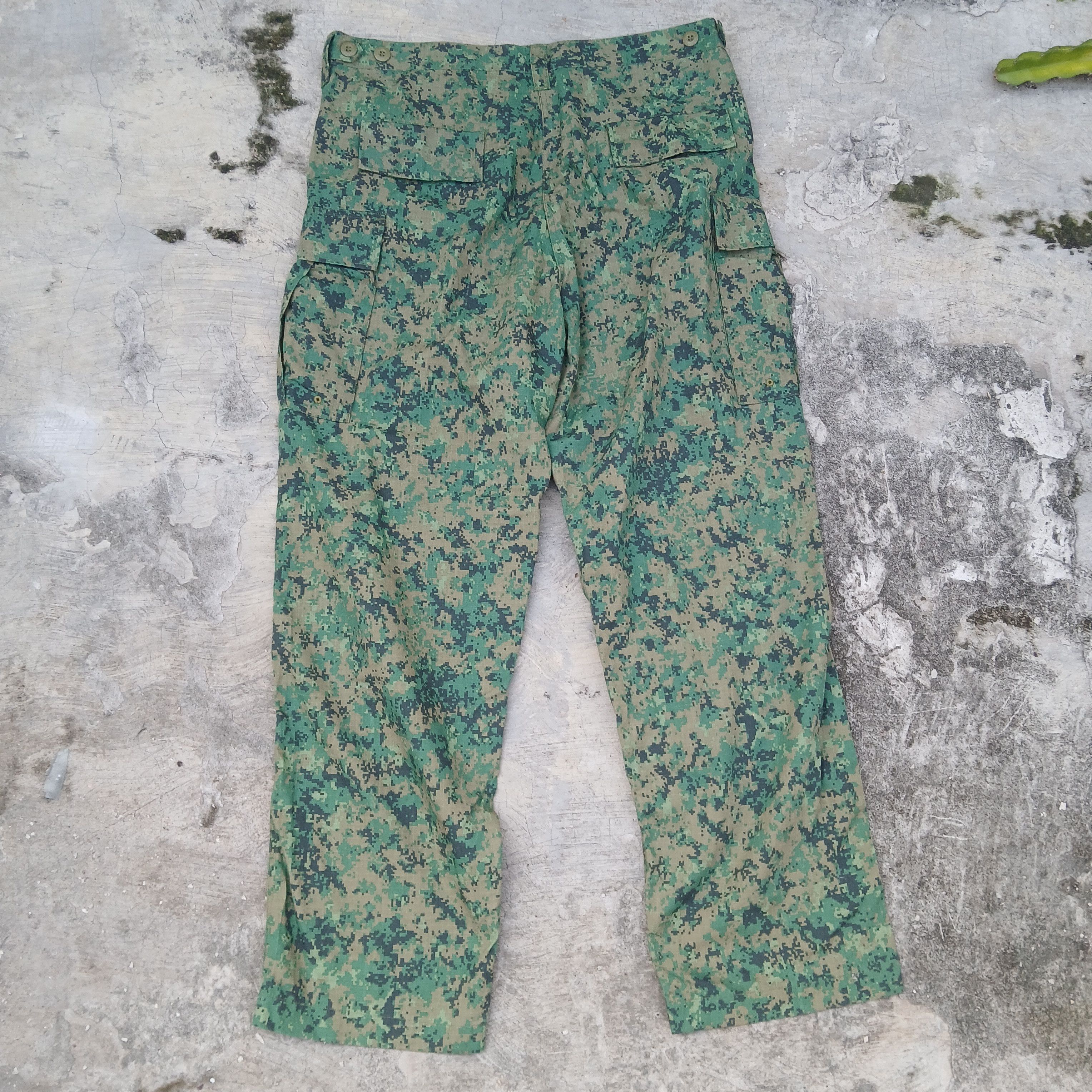 Vintage MILITARY CARGO DIGICAMO SAF PANTS BY KOLON Size US 39 - 3 Thumbnail