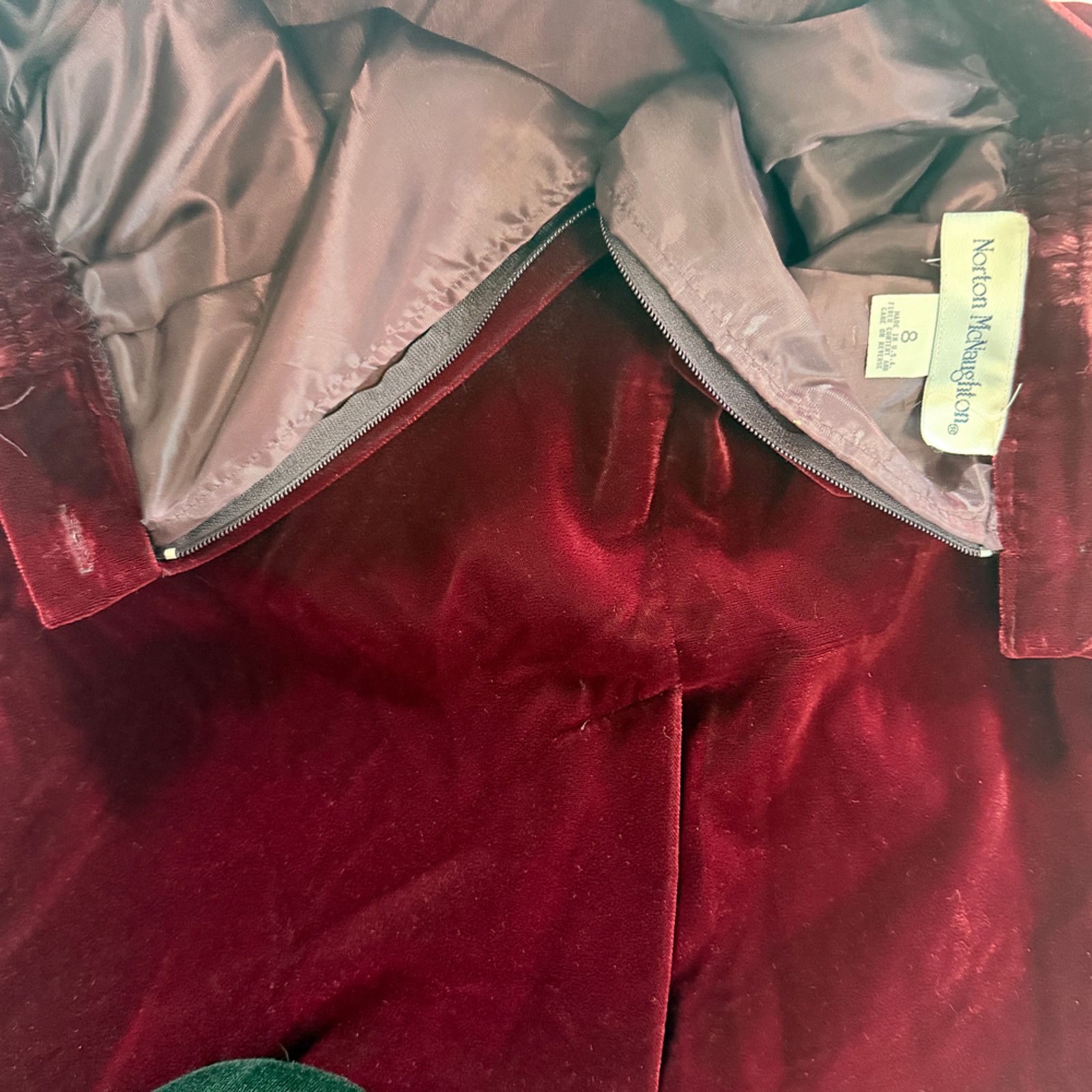 Other 90s Vintage velvet burgundy wine red pencil skirt Size 27" / US 4 / IT 40 - 6 Thumbnail