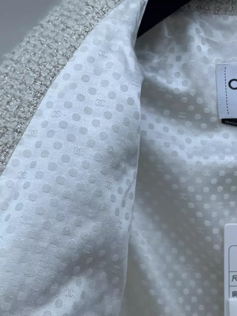 Chanel Chanel 24K belt V-neck tweed jacket 2504-Nextarrow Size XXS / US 00 / IT 34 - 4 Thumbnail
