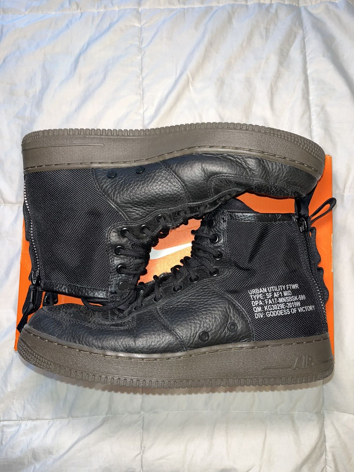 Nike Nike SF Air Force 1 Mid Size US 12 / EU 45 - 1 Thumbnail