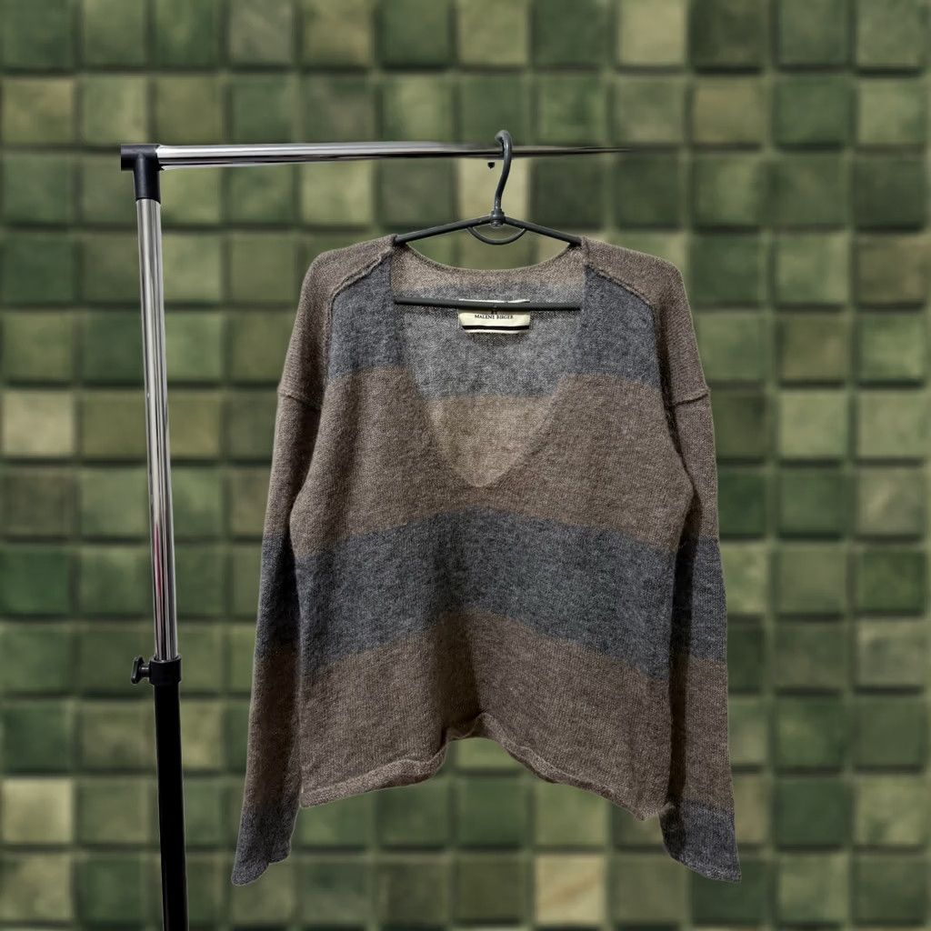 By Malene Birger VINTAGE By Malene Birger Wool Blend Striped V-Neck Sweater Brown Grey XS Women’s Wool Blend Striped V-Neck Pullover Sweater Girls/Men? Size XS / US 0-2 / IT 36-38 - 1 Thumbnail