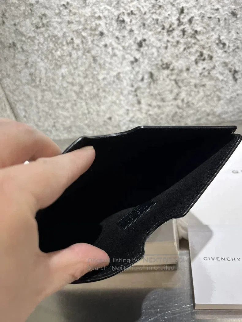 Givenchy Givenchy Black Dog Head Laptop Sleeve. Size ONE SIZE - 4 Thumbnail
