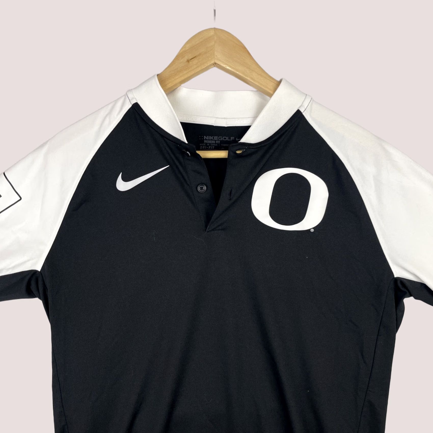 Nike Nike Dri-Fit Oregon Ducks Shirt Mens Medium Black Polo Capable Collar Team Issue Size US M / EU 48-50 / 2 - 1 Thumbnail