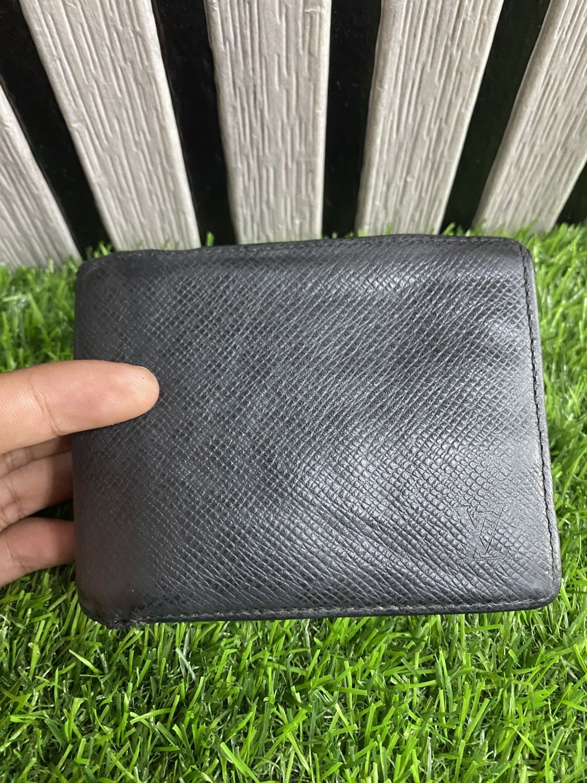 Louis Vuitton LOUIS VUITON Authentic black Leather Size ONE SIZE - 1 Thumbnail