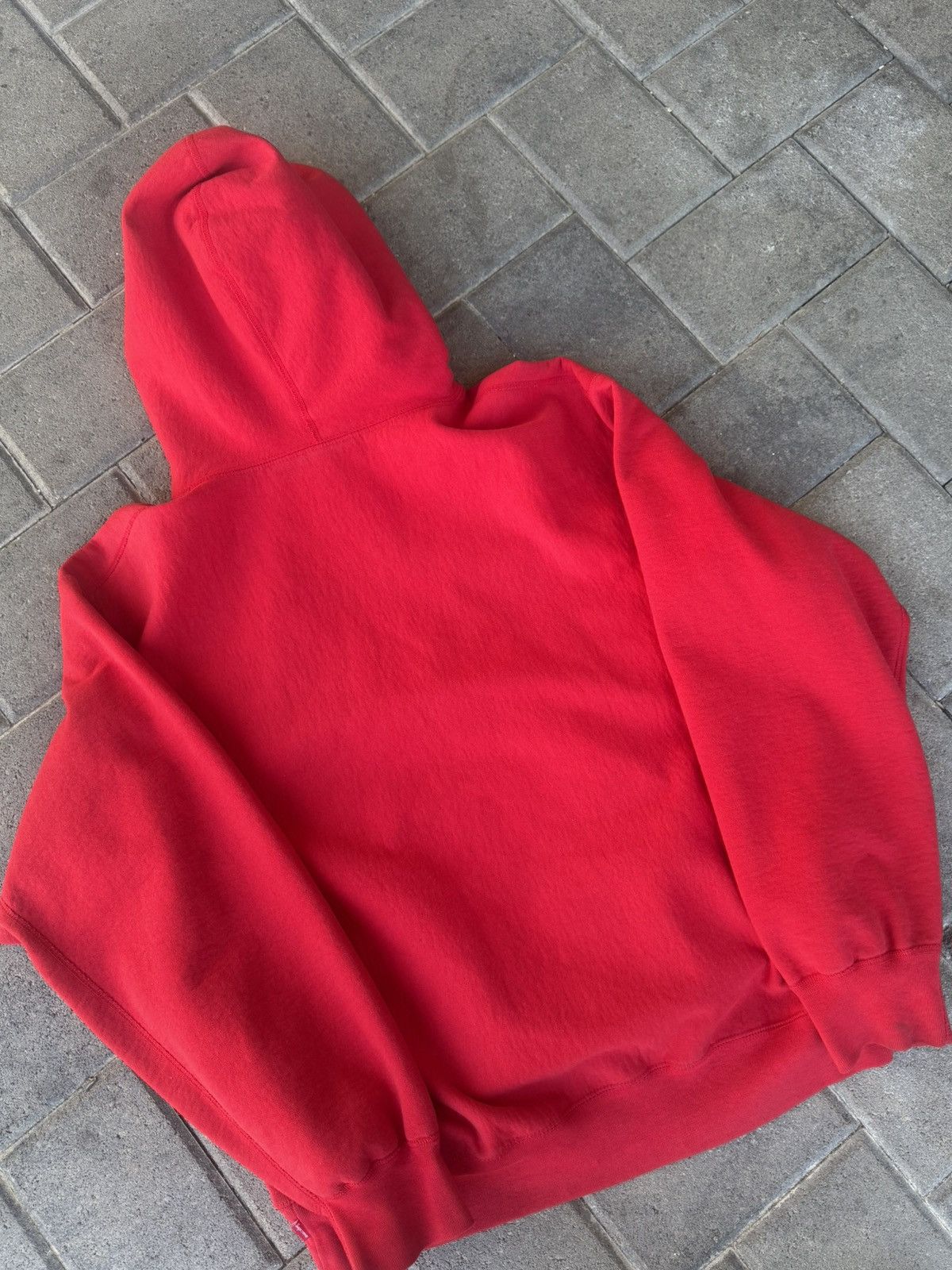 Supreme FW23 supreme red on red box logo hoodie Size US L / EU 52-54 / 3 - 5 Thumbnail