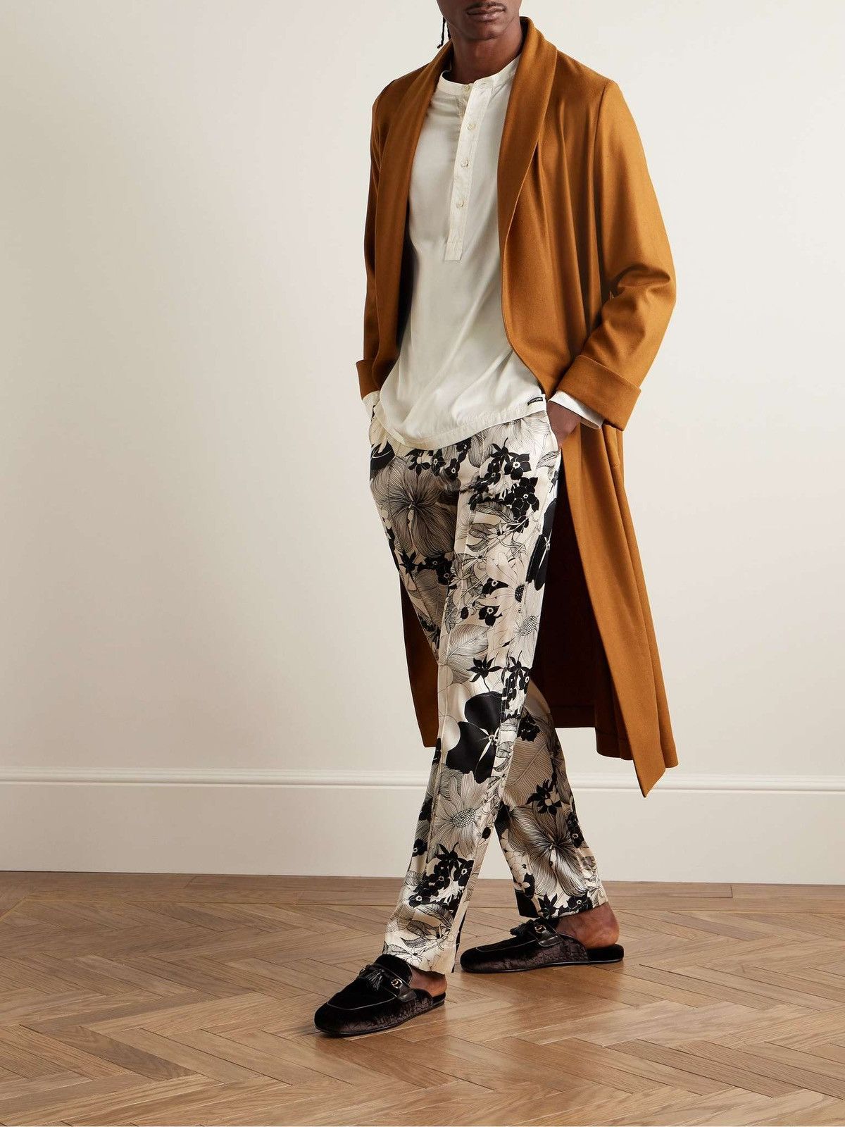 Tom Ford LONG SLEEVED PIJAMA TOP WITH BUTTONS ivory Size US XL / EU 56 / 4 - 2 Thumbnail