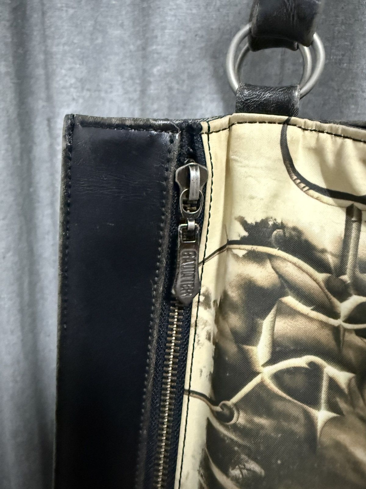 Jean Paul Gaultier SS2001 JPG "Satan" or "Gargoyle" graphic tote bag Size ONE SIZE - 9 Thumbnail