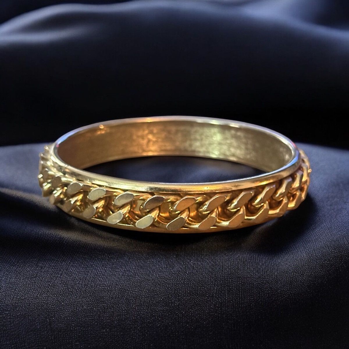 Other Gold tone curb link chain bangle bracelet Size ONE SIZE - 1 Thumbnail