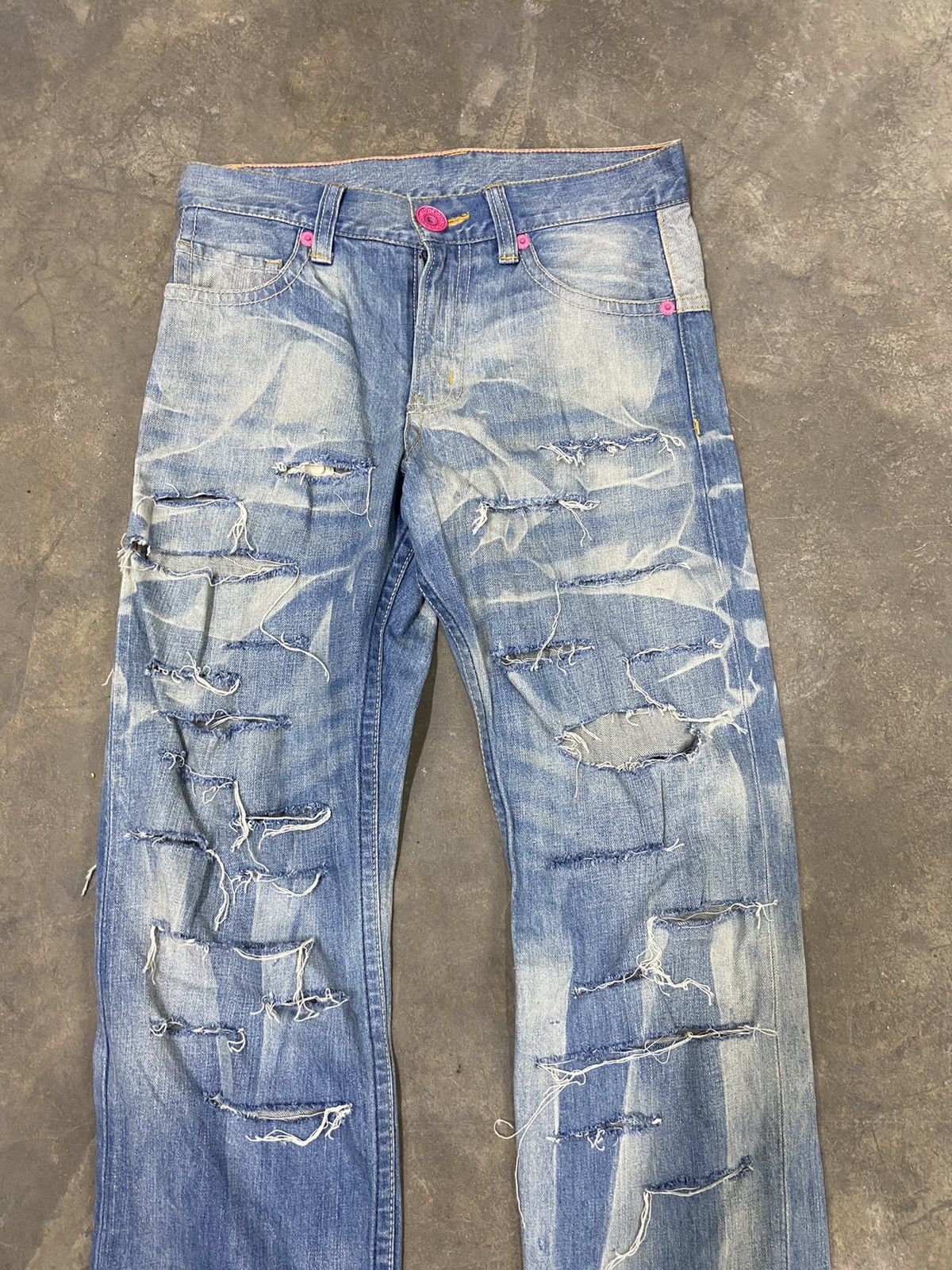 Beauty Beast 🔥 Steals Distressed Denim Co & Lu jeans washed faded Size US 31 - 6 Thumbnail