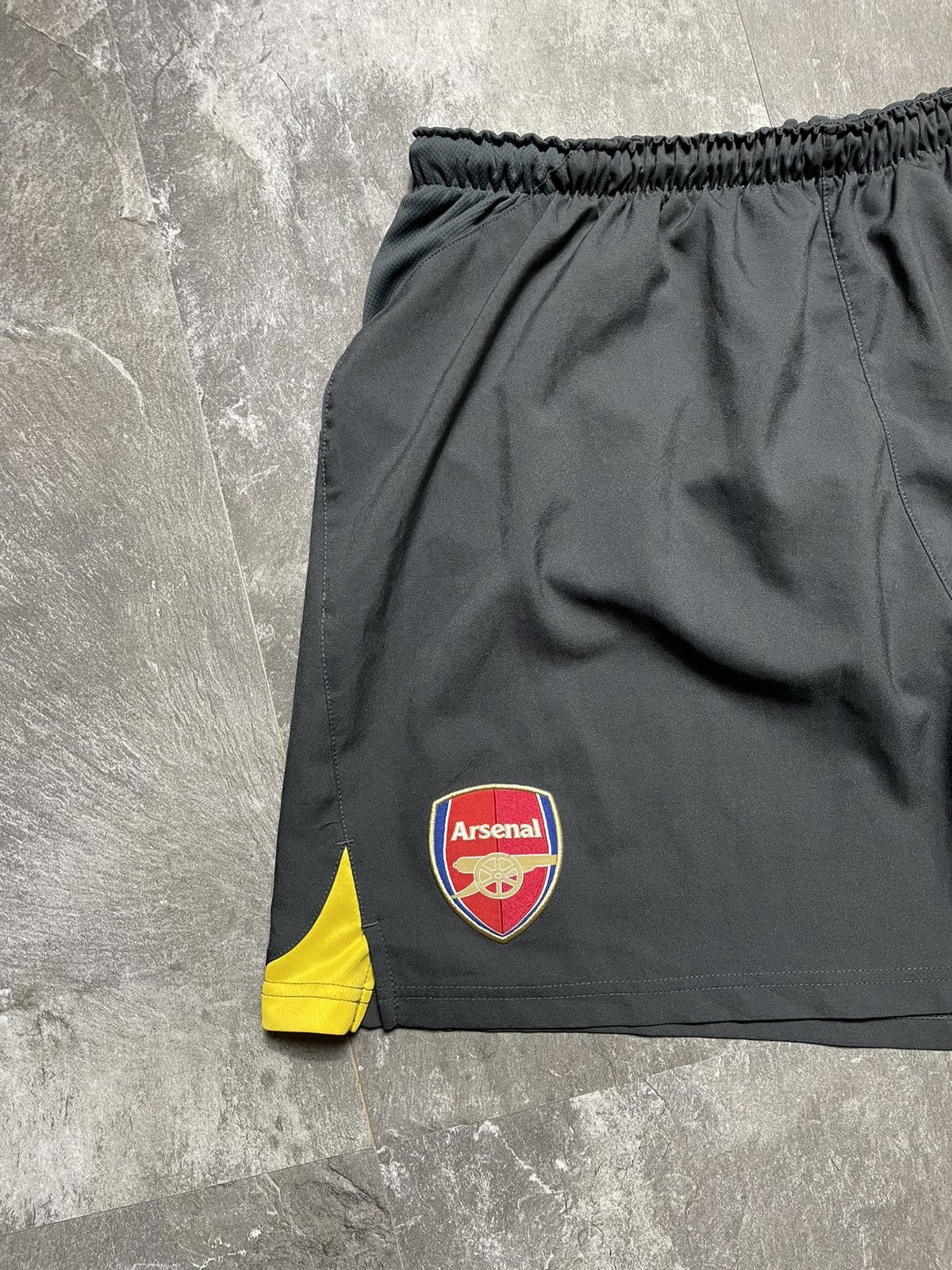 Nike Vintage Nike Arsenal 2007 2008 Away Football Soccer Shorts Size US 34 / EU 50 - 2 Thumbnail