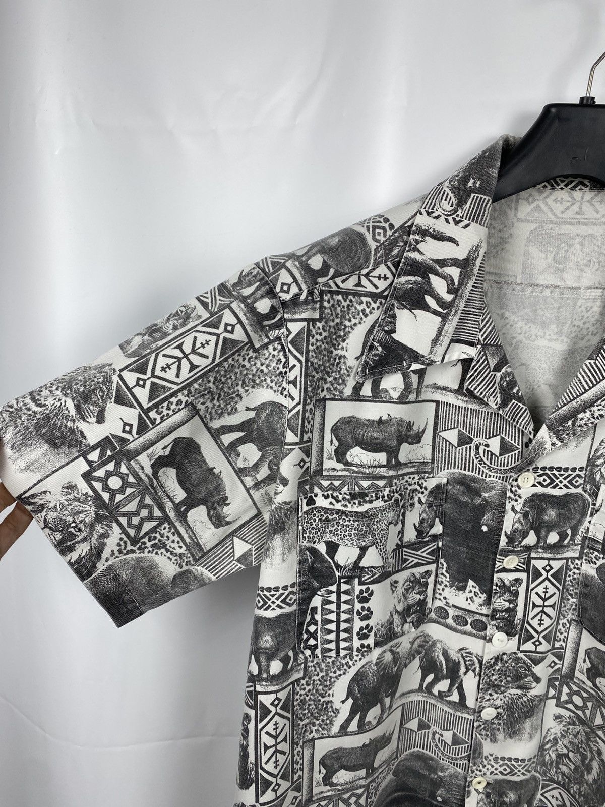 Vintage Vintage Shirt Button Up Short Sleeve Animal Print size L Size US L / EU 52-54 / 3 - 2 Thumbnail