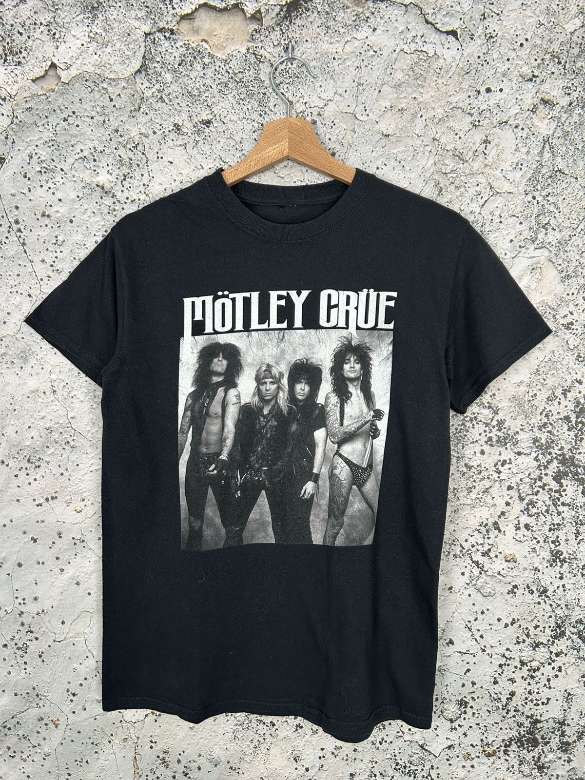 Band Tees Motley Crue Vintage Rock Band Tee Graphic Metal Size US M / EU 48-50 / 2 - 1 Thumbnail