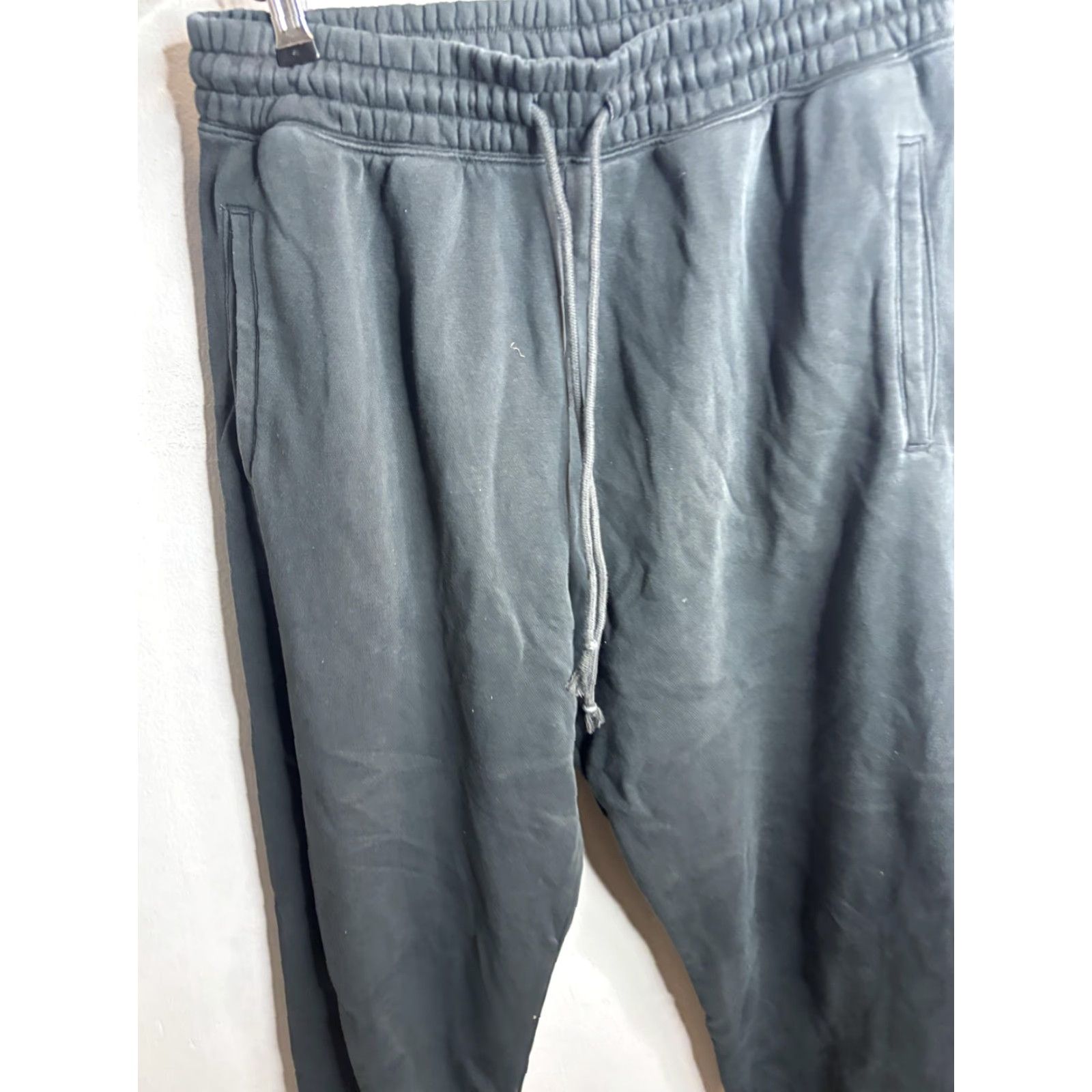 SKIMS Skims Sweatpants Mens Medium Black Fleece Joggers Athletic Pants Casual Size US 31 - 2 Thumbnail