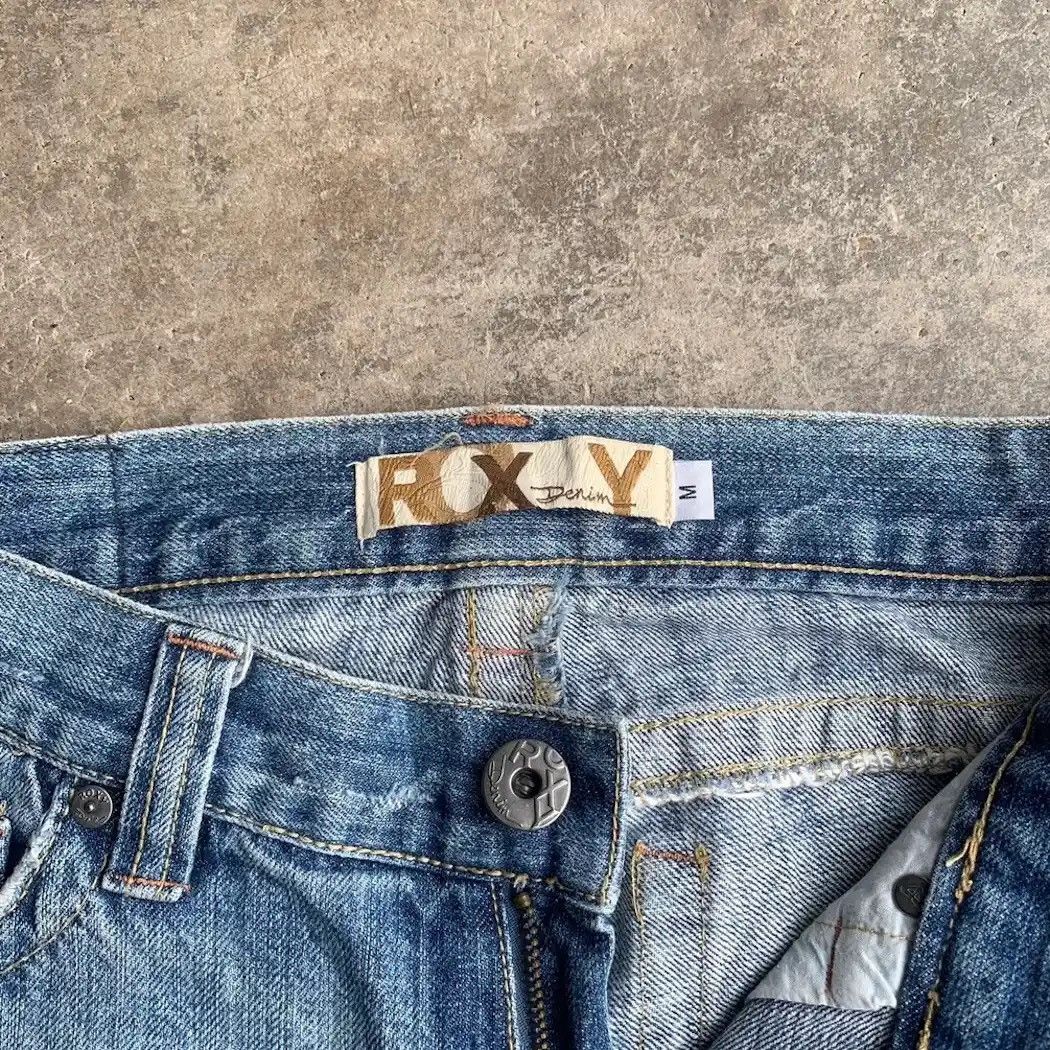 Vintage Vintage Roxy Jeans Ripped Denim Ankle Pants Waist 30 Size US 30 / EU 46 - 11 Thumbnail