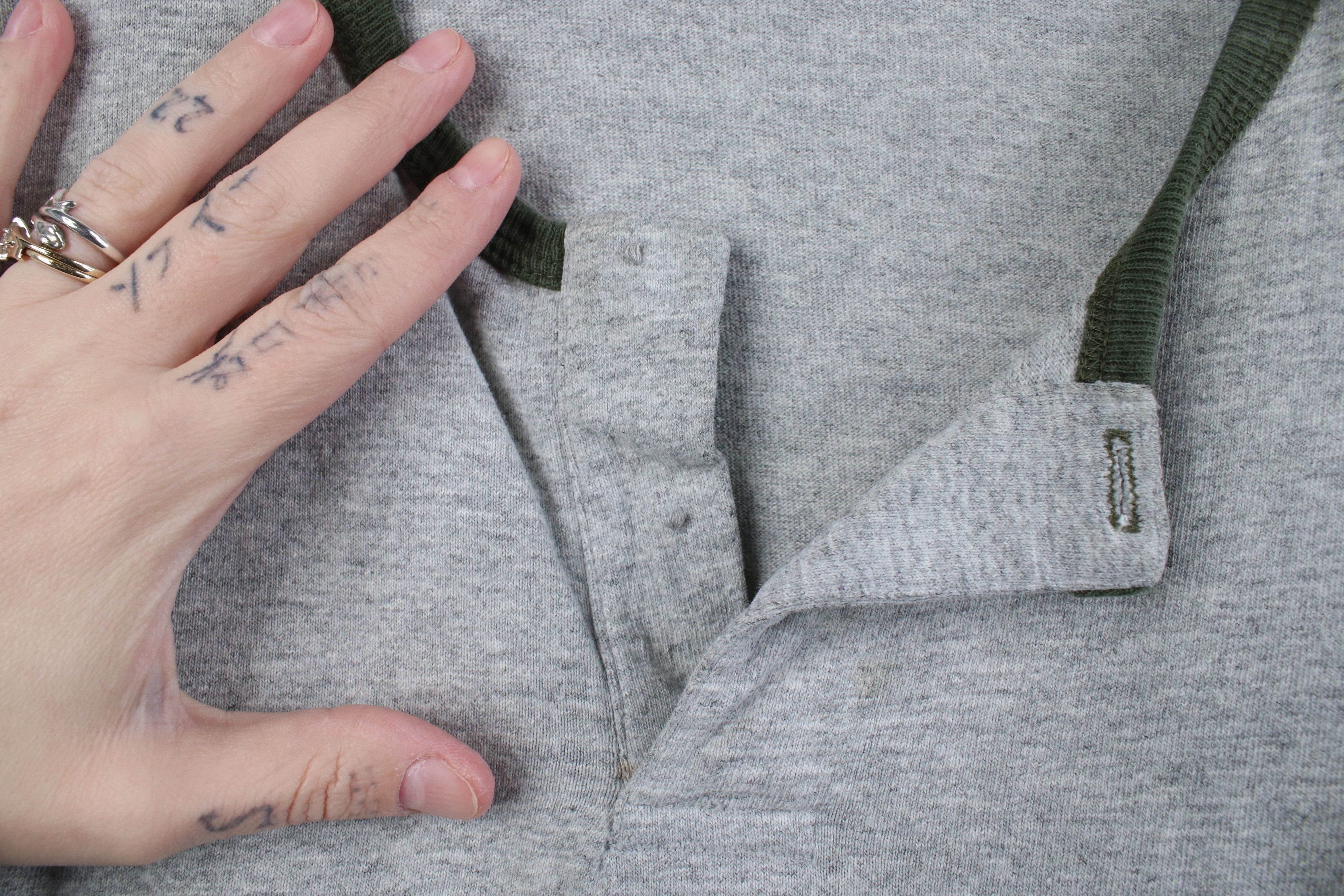 Abercrombie & Fitch Vintage 90s Abercrombie & Fitch Long Sleeve T-Shirt USA Size US XL / EU 56 / 4 - 4 Thumbnail
