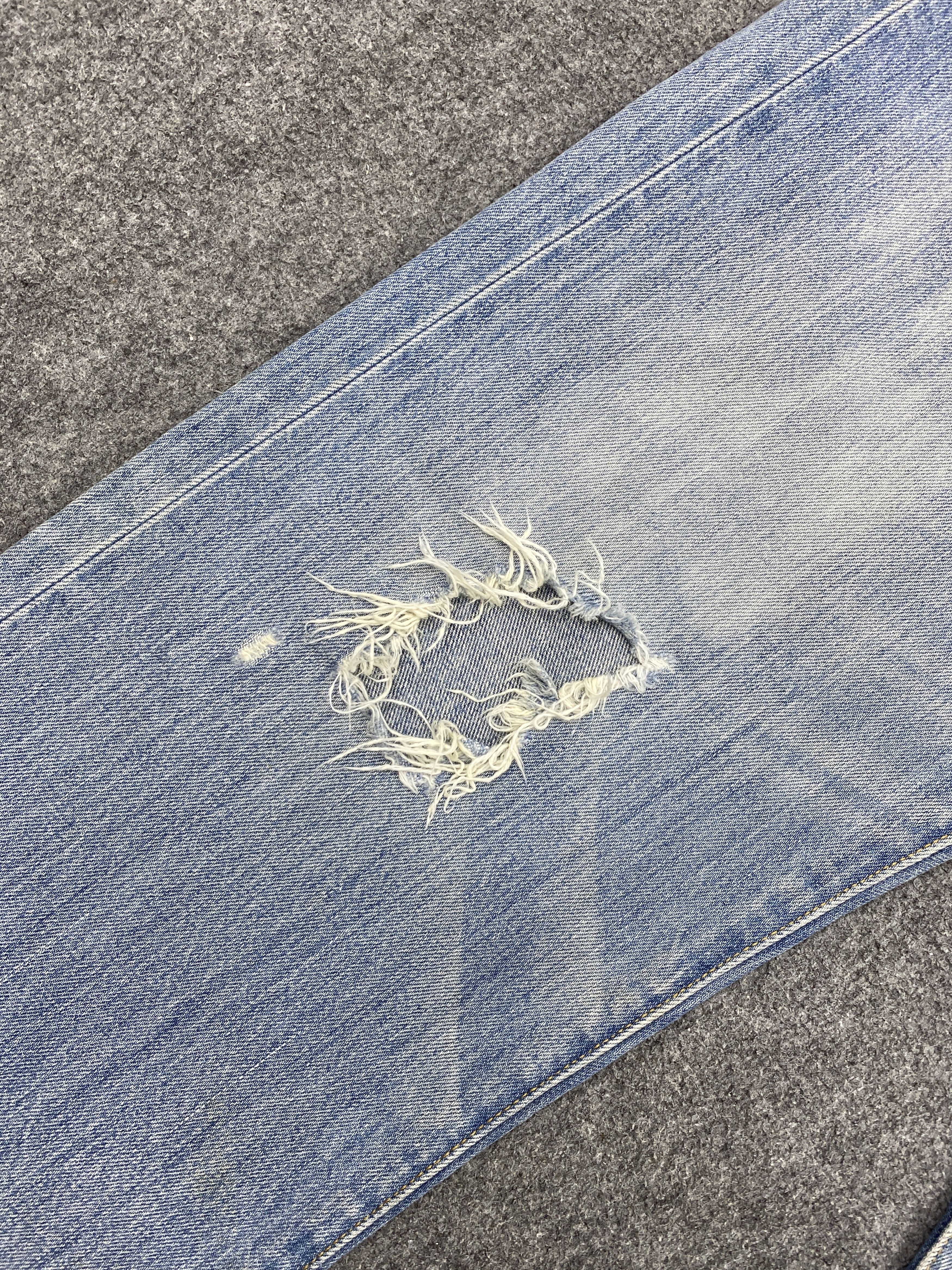 Levi's × Vintage Distressed Vintage Levi's 501 Light Blue Jeans Size US 34 / EU 50 - 12 Thumbnail