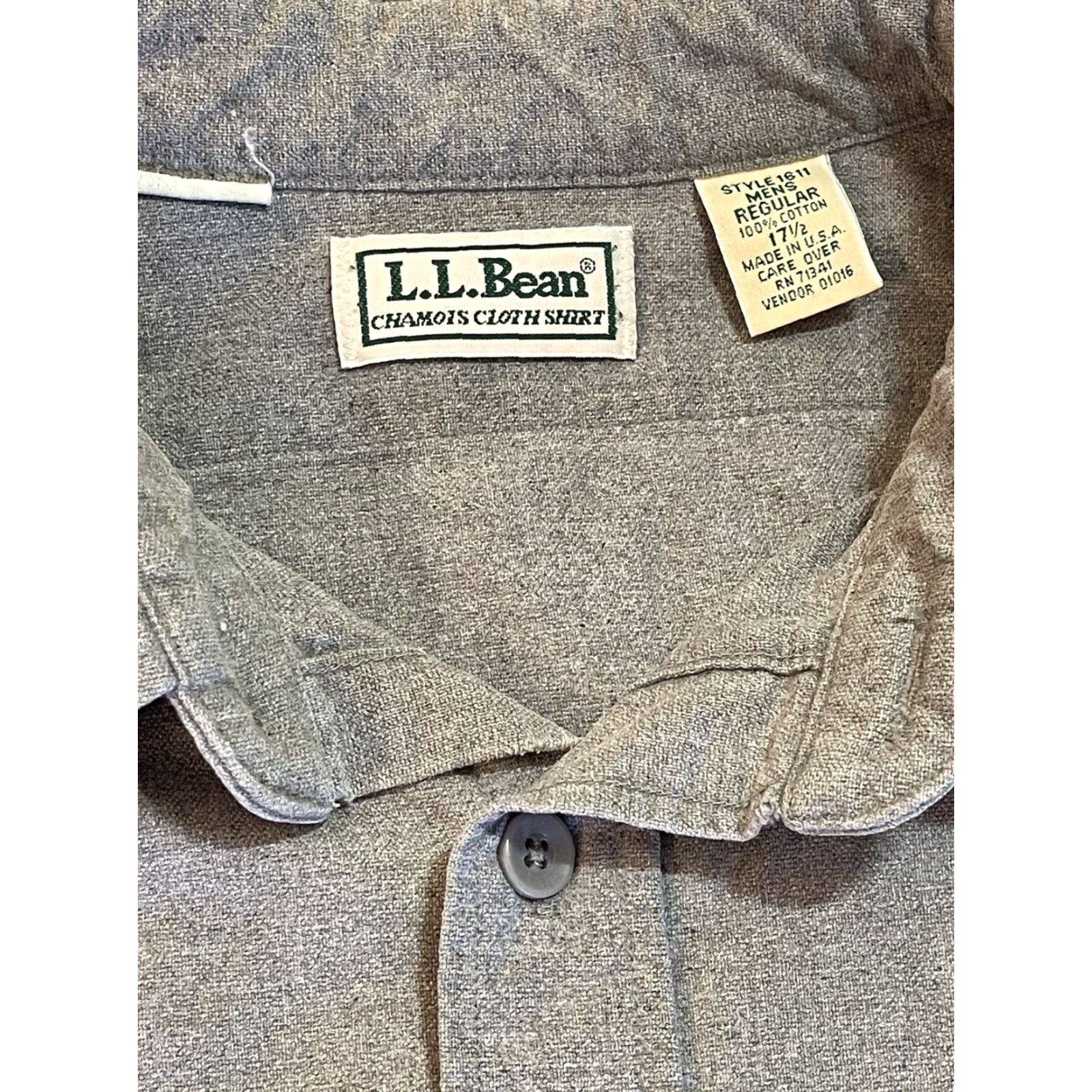Vintage VINTAGE LL Bean Chamois Cloth Shirt Mens Button-Up 17.5 Gray 48 Chest USA Fall Winter Long Sleeve Mens 100% Cotton Size US XL / EU 56 / 4 - 3 Thumbnail