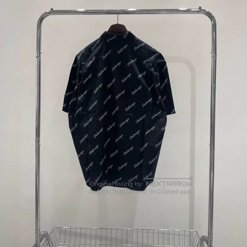 Balenciaga Balenciaga size 37 Black Full Logo Printed Short Sleeve Sh Size US S / EU 44-46 / 1 - 1 Thumbnail