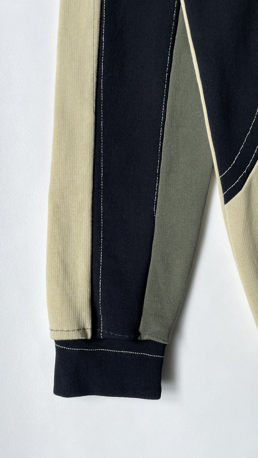 Maison Margiela A/W 17 ‘Reworked’ Oversized Sweatshirt Size US S / EU 44-46 / 1 - 7 Thumbnail