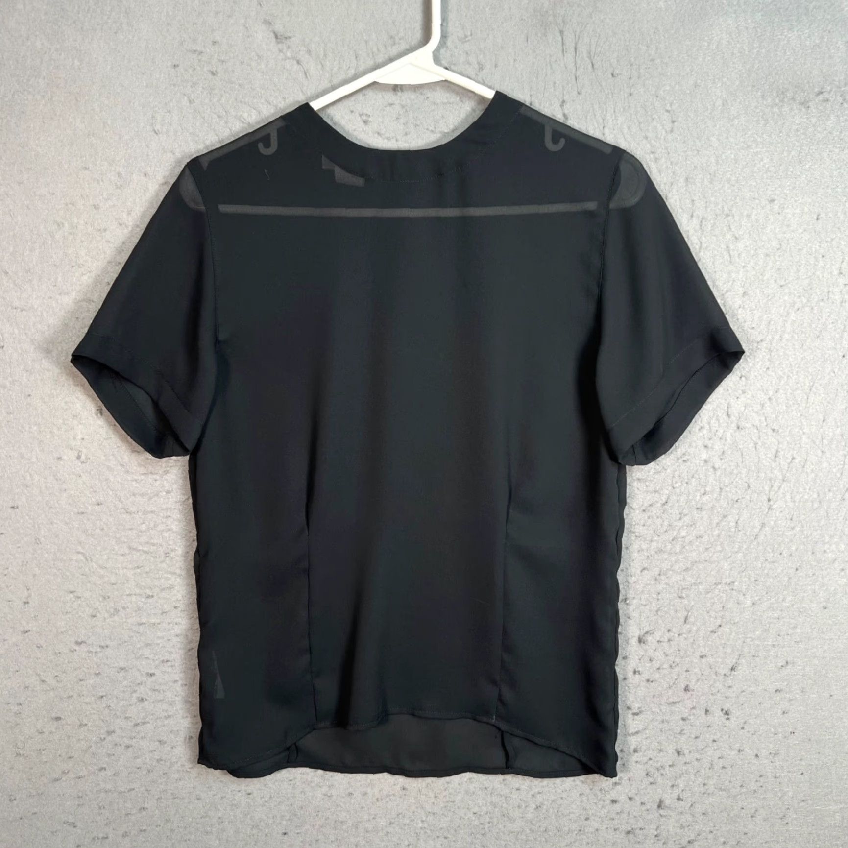 Jones New York Jones New York Blouse Womens 2P Petite Short Sleeve Sheer Black Round Neck Shirt Clothing Ladies 2P Black 90s-style not applicable? Size XS / US 0-2 / IT 36-38 - 2 Thumbnail