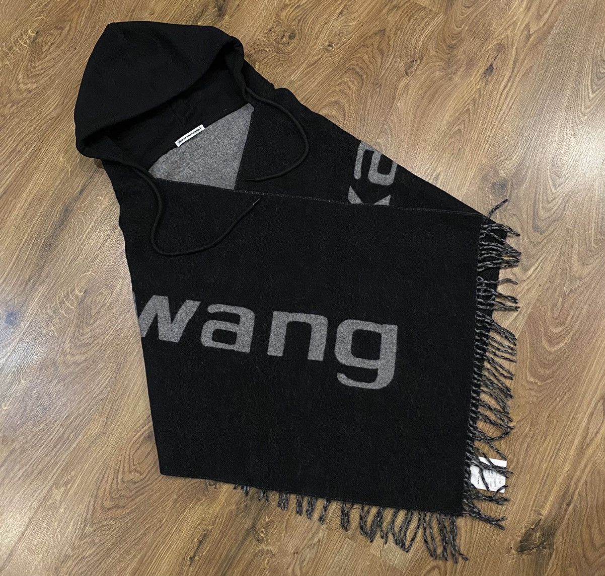 Alexander Wang Alexander Wang T Big Logo Hoodie Scarf x Luxury Size ONE SIZE - 1 Thumbnail