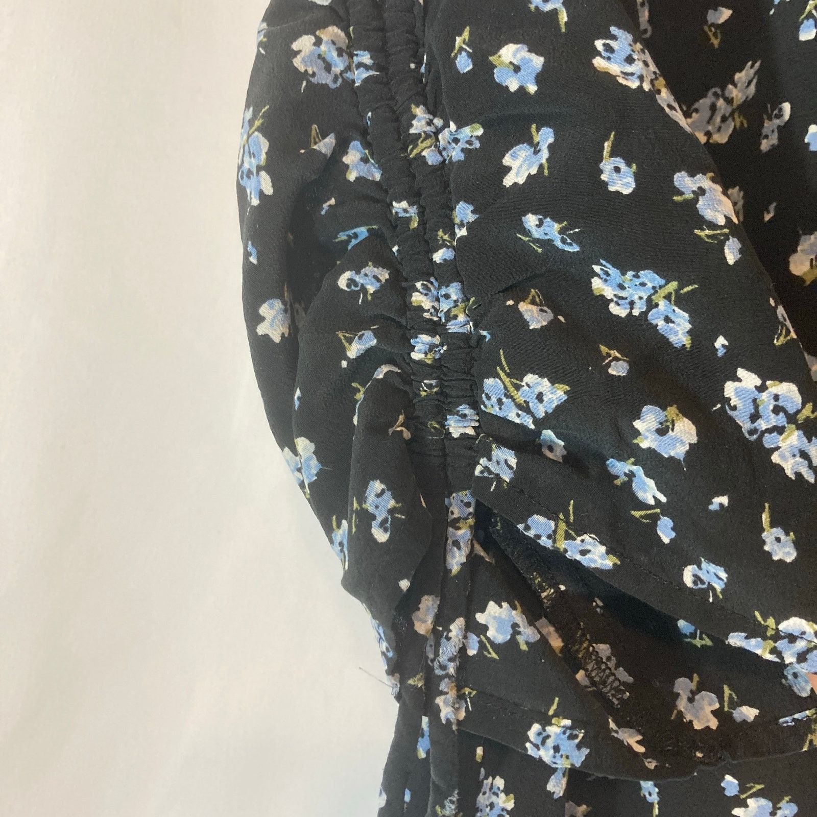 Madewell Madewell Blue Prairie Floral Gathered Tie V-Neck Blouse Top Size M / US 6-8 / IT 42-44 - 4 Thumbnail