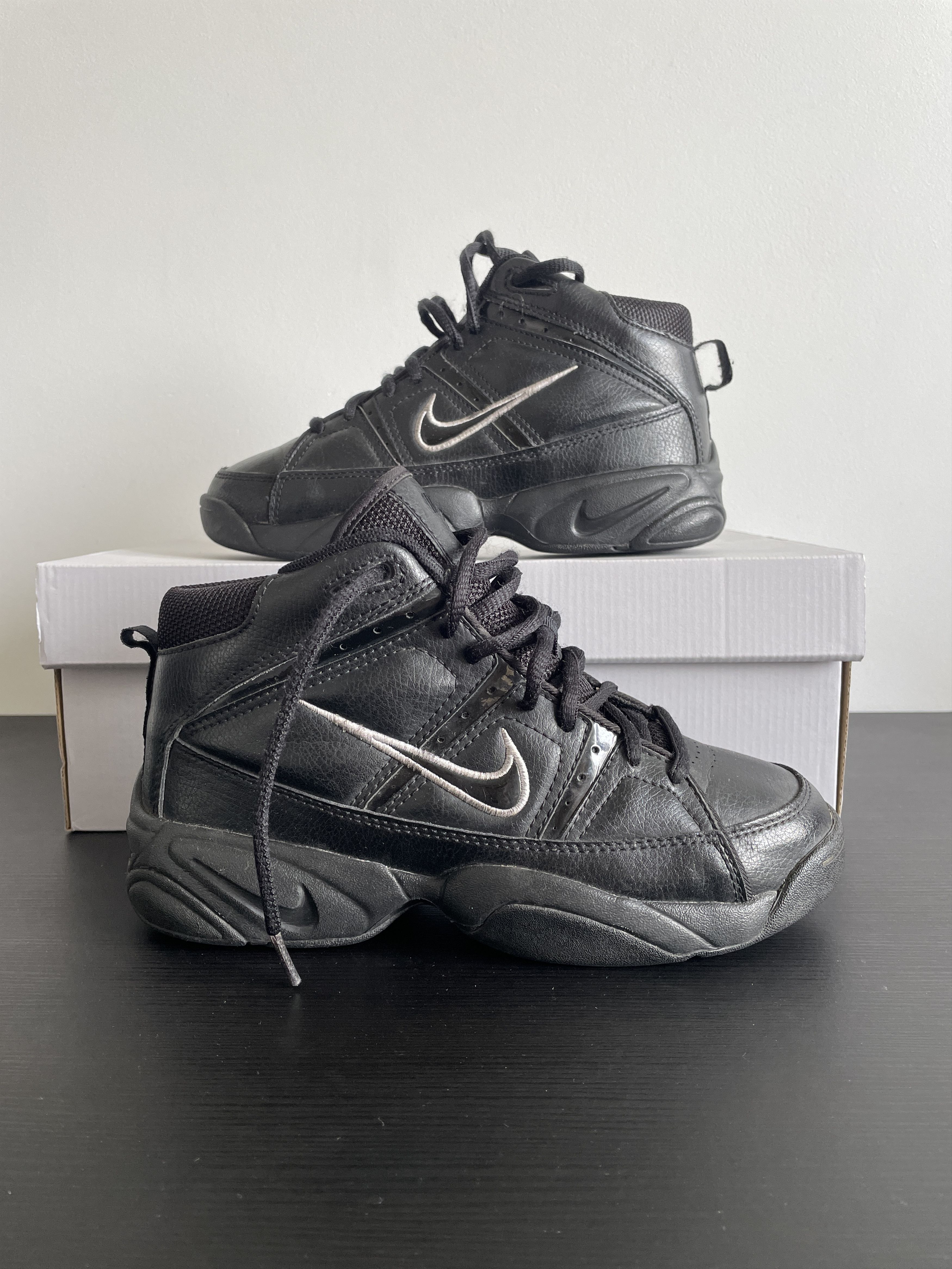 Nike × Vintage NIKE TEAM HUSTLED D III HIGH TOP BLACK LEATHER SNEAKERS Size US 6 / IT 36 - 1 Thumbnail