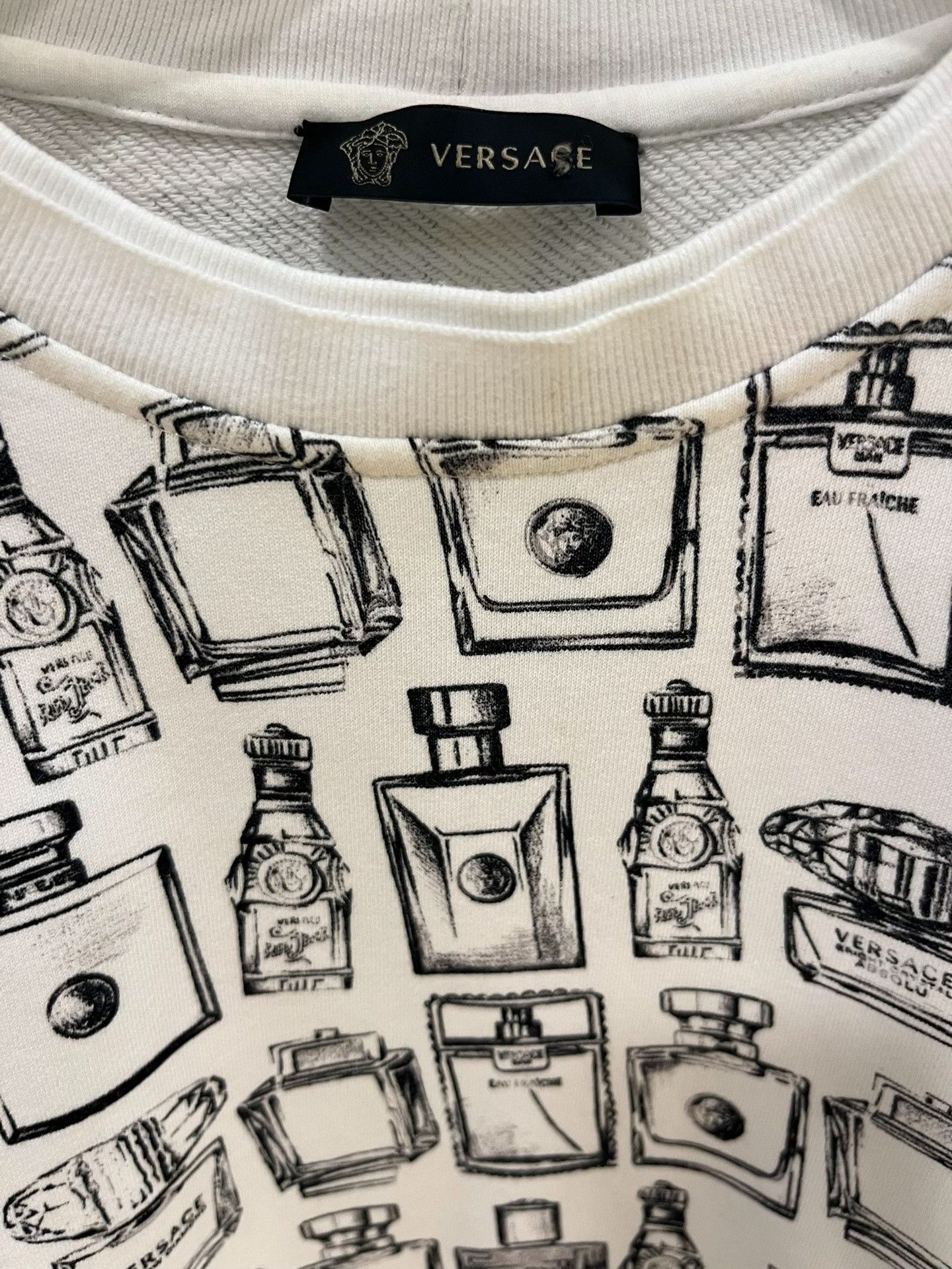 Versace Versace White Perfume Bottle Print Sweatshirt Size US M / EU 48-50 / 2 - 2 Thumbnail