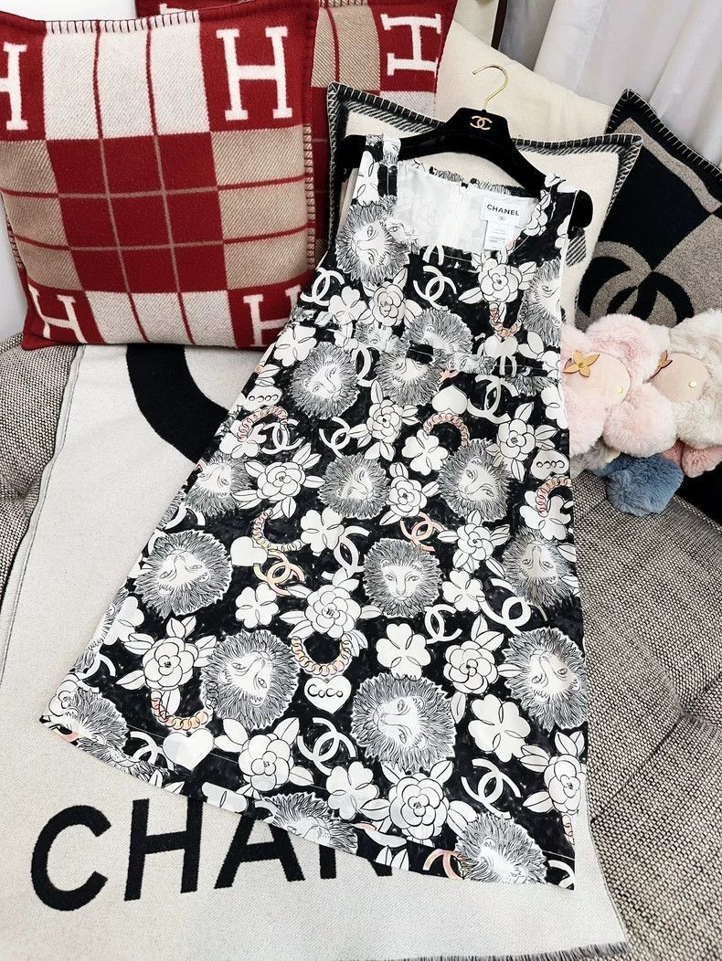 Other Chanel vintage sleeveless silk dress Size US 40 / EU 56 - 8 Thumbnail
