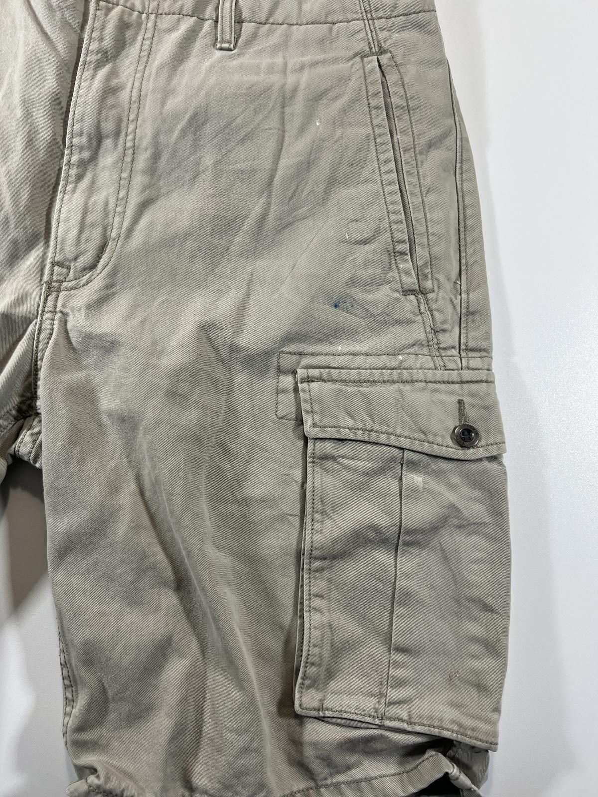 Other Men's Levi’s Cargo Shorts with Multiple Pockets Size US 32 / EU 48 - 2 Thumbnail