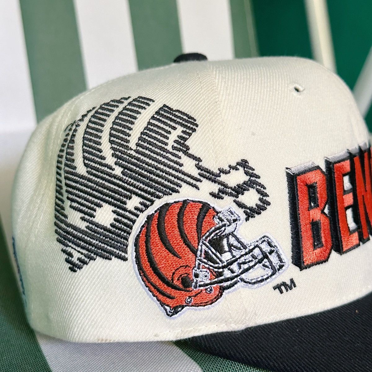 NFL × Sports Specialties × Vintage Vintage 90s Cincinnati Bengals Shadow Two Tone Hats Size ONE SIZE - 3 Thumbnail