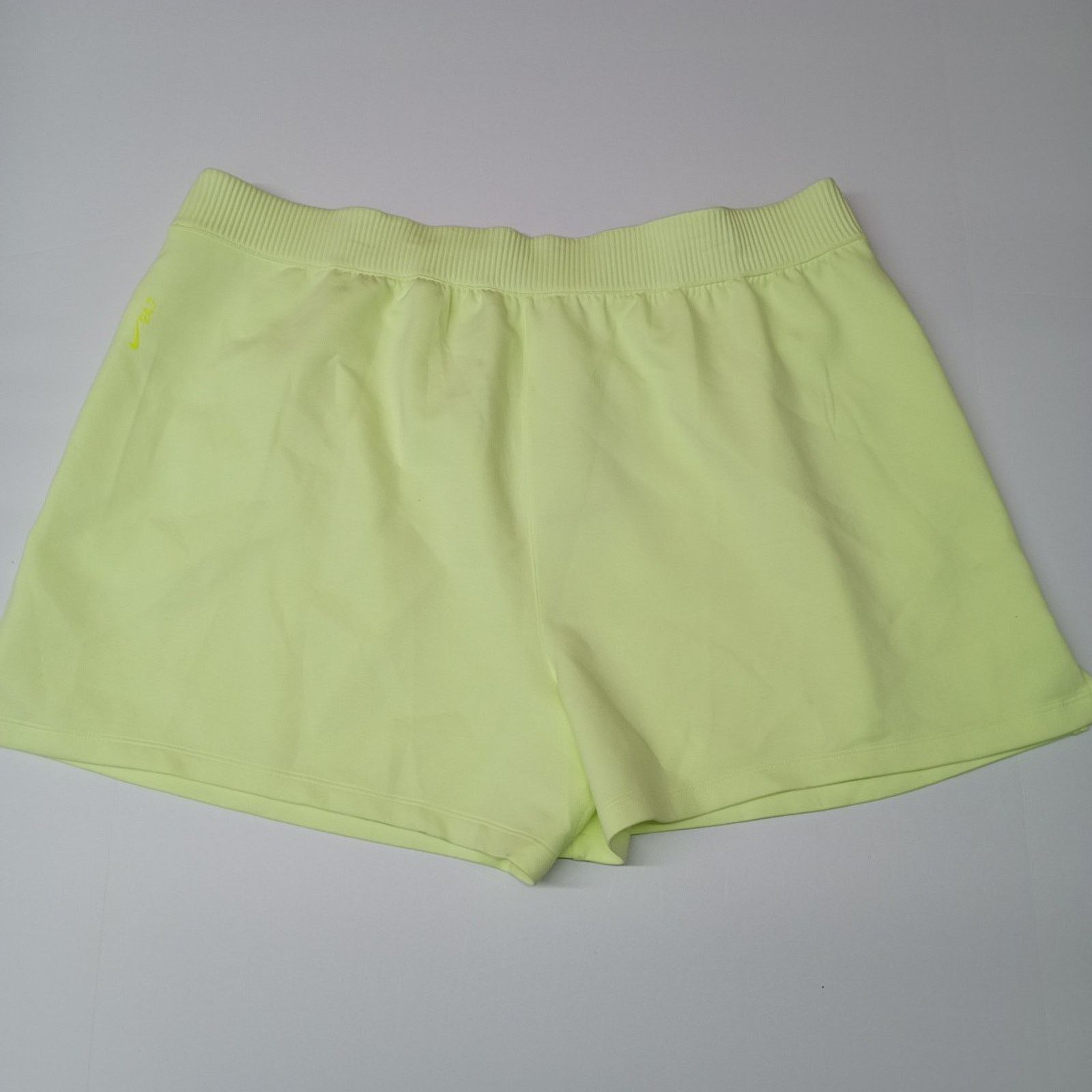 Nike Nike Dri-FIT 24.7 Shorts Women's 2XL Light Yellow Green Size 40" / US 18 - 7 Thumbnail