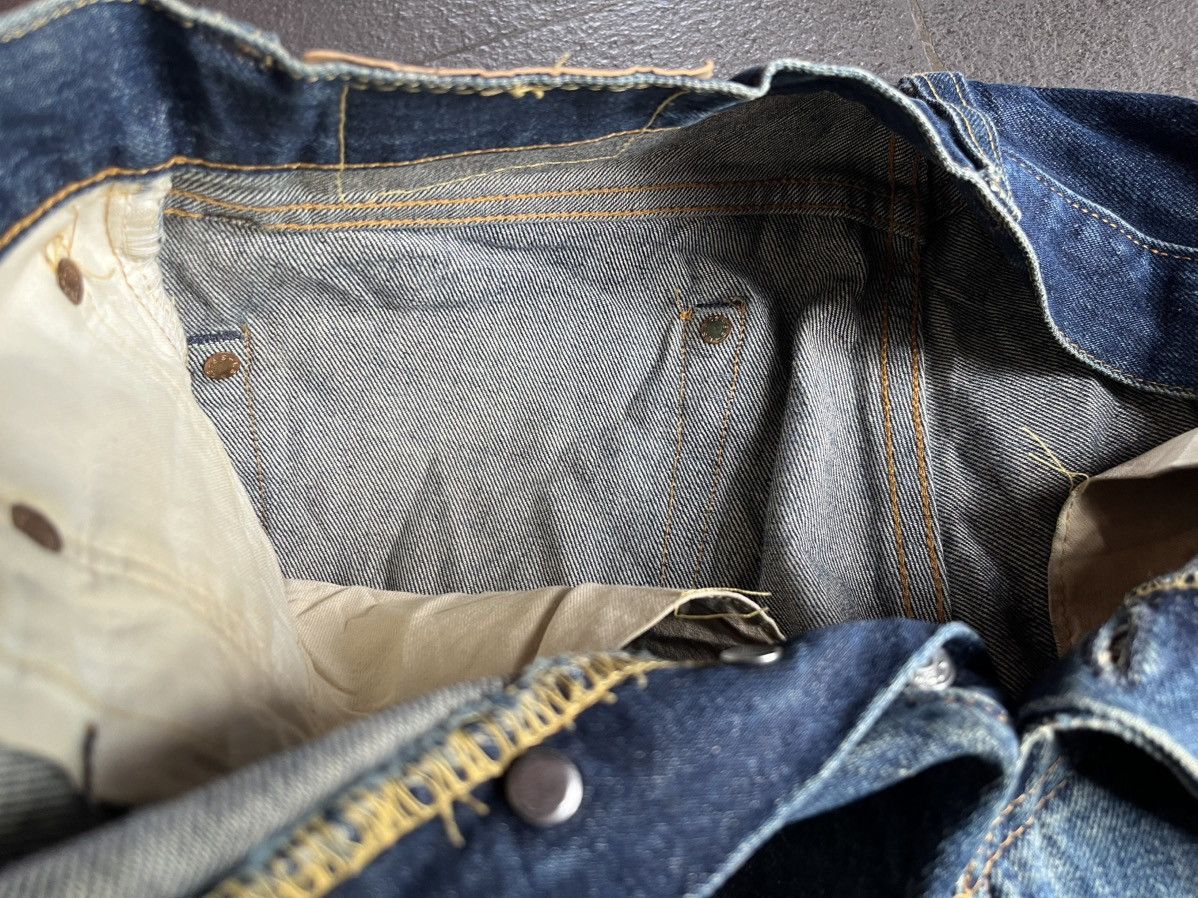 Levi's Vtg Big E 501 Levi’s Selvedge V-Stitch Distressed Late 90’s Size US 28 / EU 44 - 16 Thumbnail