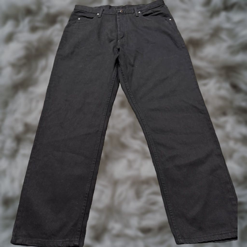 Wrangler Wrangler Relaxed Fit Jeans Men 38 Black Denim 38X30 EUC Size US 38 / EU 54 - 1 Thumbnail