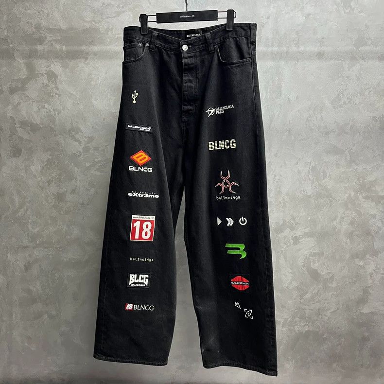 Balenciaga Balenciaga size M Black gamer game badge embroidered logo Size US 27 - 1 Thumbnail