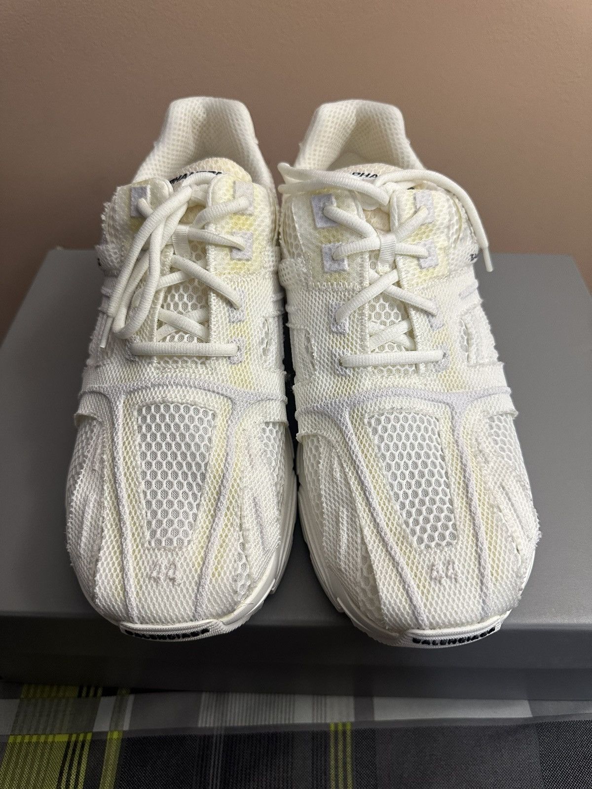 Balenciaga Balenciaga Phantom Sneaker White Size US 11 / EU 44 - 2 Thumbnail