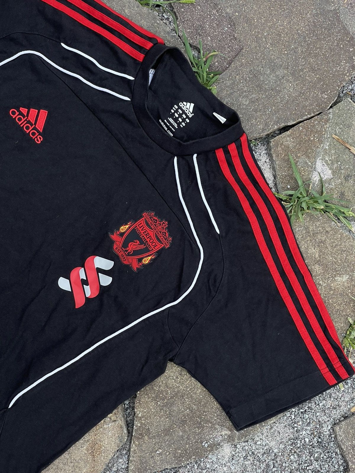 Adidas Y2K Adidas Liverpool black jersey tee vintage Size US M / EU 48-50 / 2 - 3 Thumbnail
