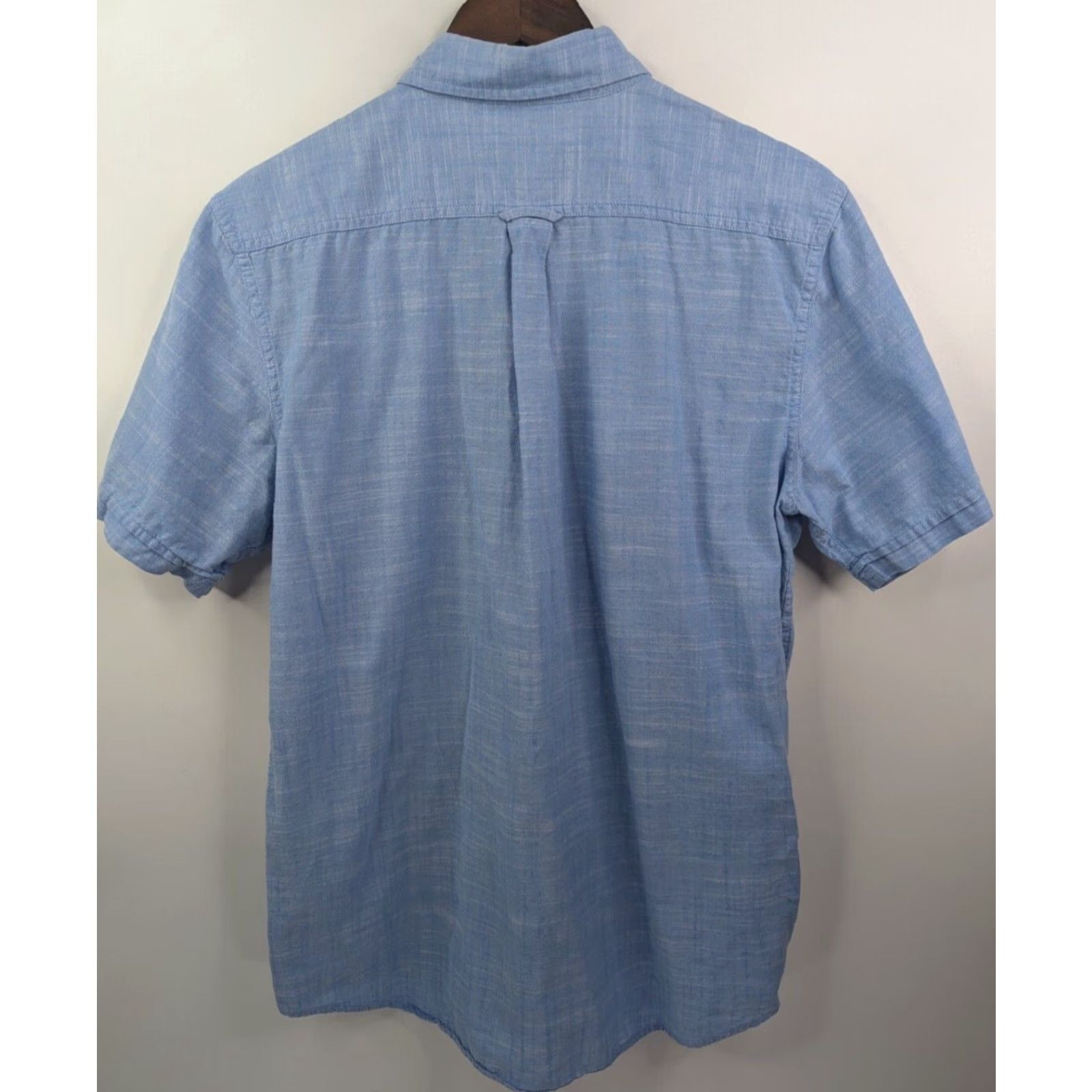 Izod Izod Saltwater Dockside Chambray Shirt Mens Medium Short Sleeve Button Up Collar Casual Size US M / EU 48-50 / 2 - 2 Thumbnail