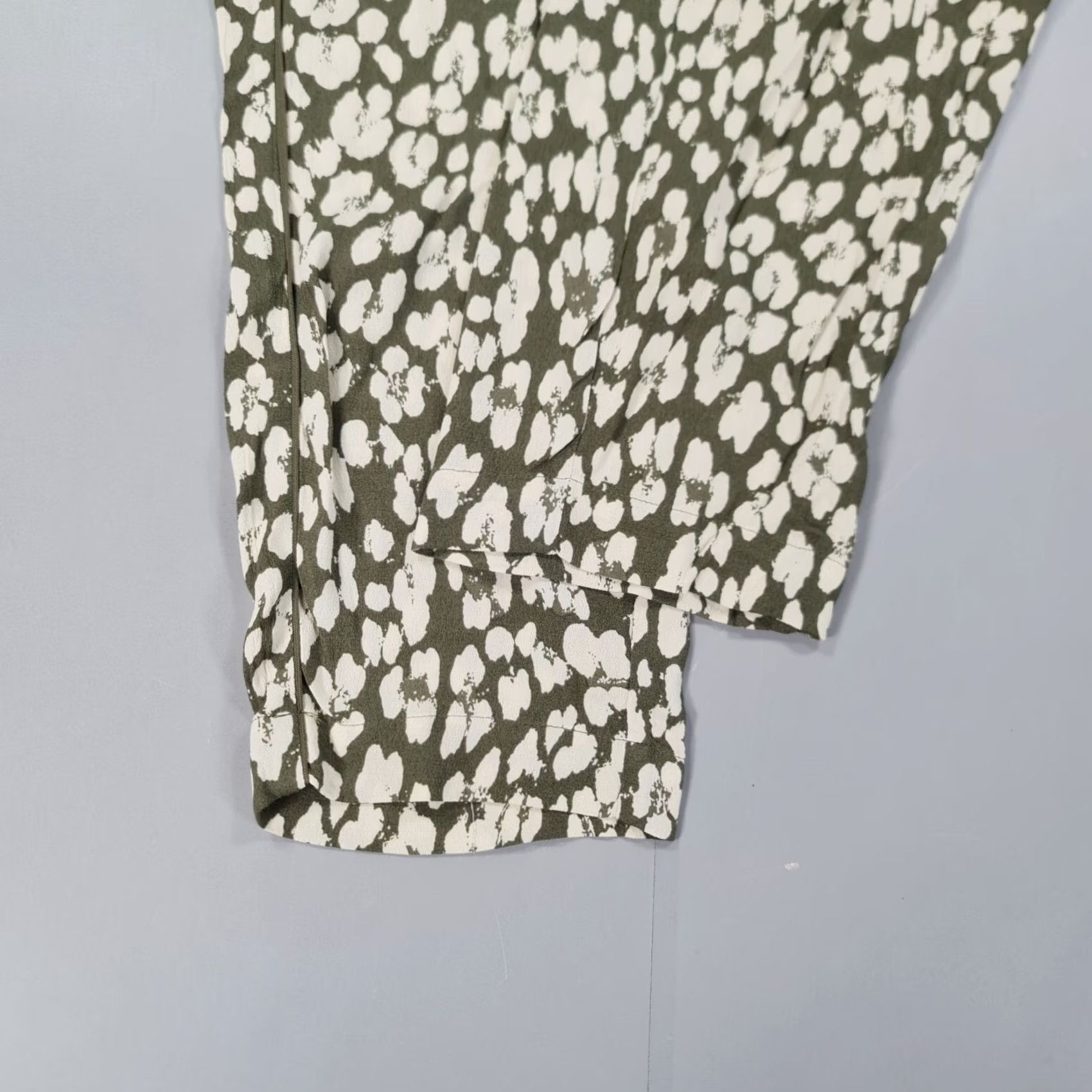 Vintage Sandwich Woman's Trousers Green 36 Animal Print Lightweight Jogger Regular Elastic Waist Inseam 32" Casual Womens Size 25" / US 0 / IT 36 - 5 Thumbnail