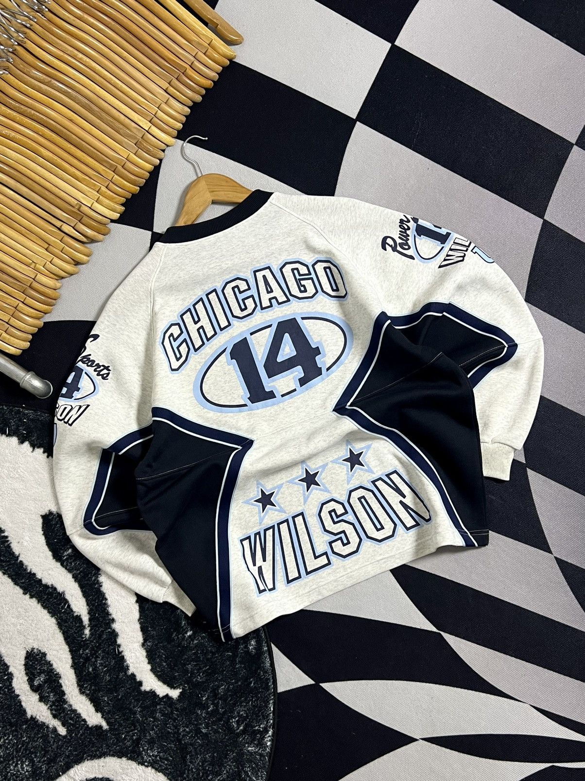 Other VINTAGE WILSON FRONT HIT & SLEEVE PRINT SWEATSHIRT V NECK Size US L / EU 52-54 / 3 - 11 Thumbnail