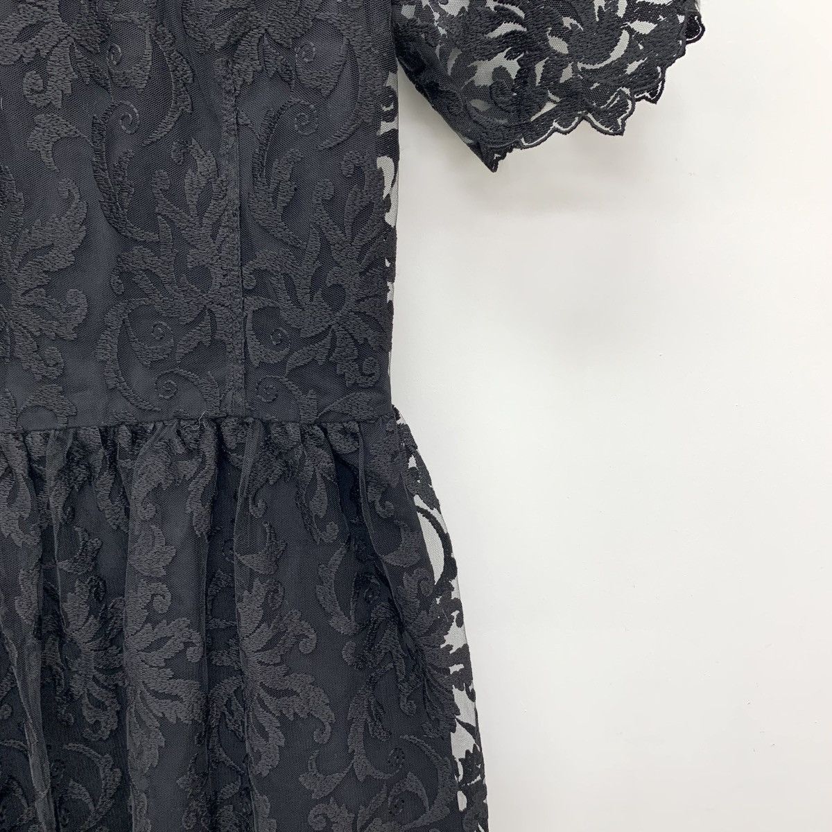 Pinko Pinko Black Lace Floral Embroidery Short Sleeve Dress K26WX Size S / US 4 / IT 40 - 4 Thumbnail