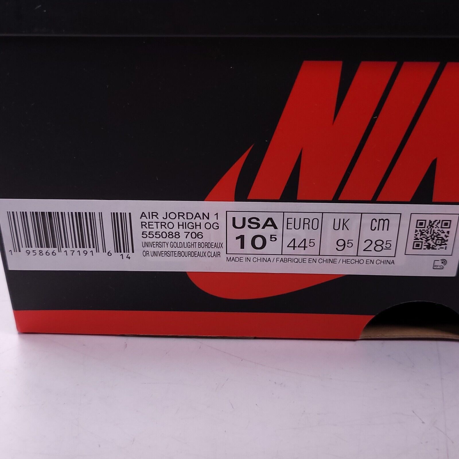 Nike Nike Air Jordan 1 Retro High Basketball Size 10.5 555088-706 Size US 10.5 / EU 43-44 - 6 Thumbnail