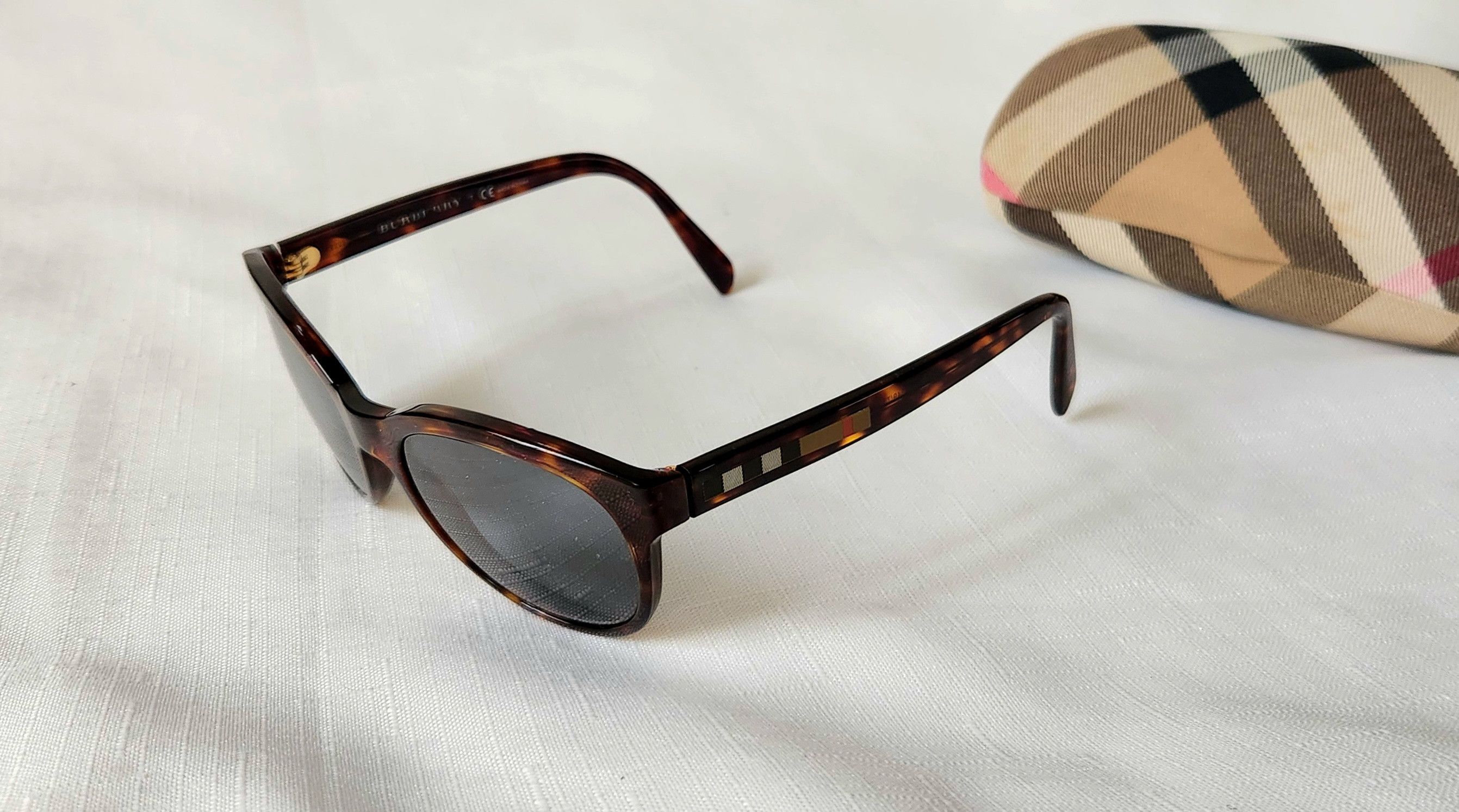 Burberry Burberry B4132 Sunglasses *Frames Only* 3349/73 53-18 140 3n Size ONE SIZE - 1 Thumbnail