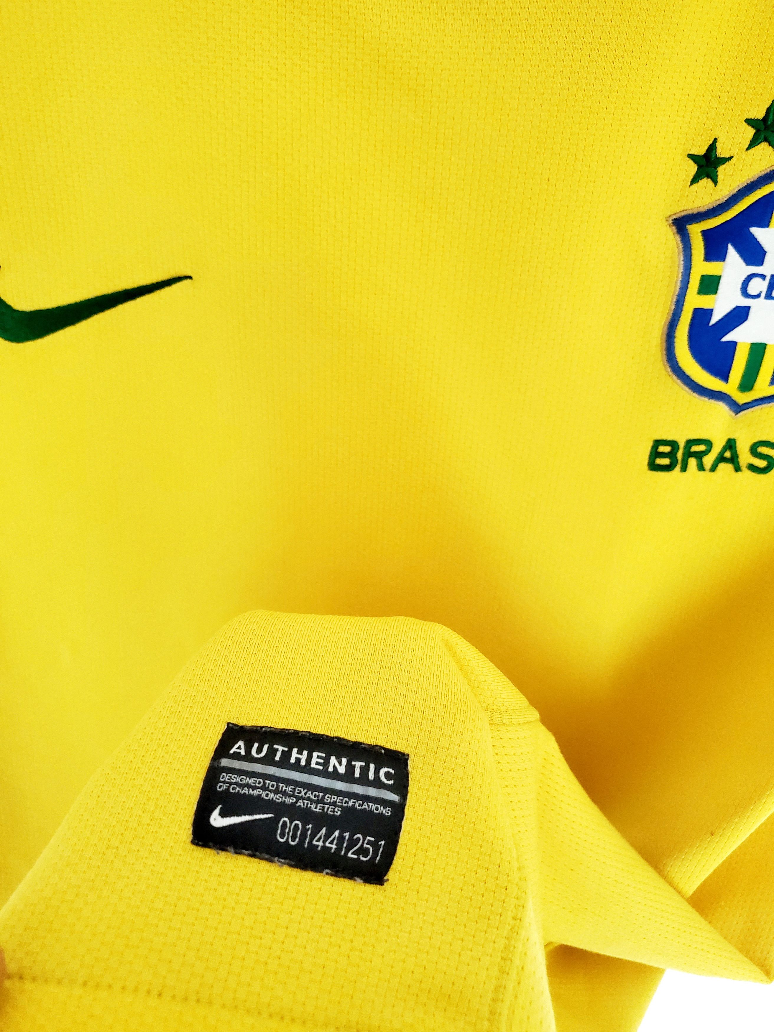 Nike BRAZIL 2010 2011 HOME FOOTBALL SOCCER NIKE Jersey M Size US M / EU 48-50 / 2 - 4 Thumbnail