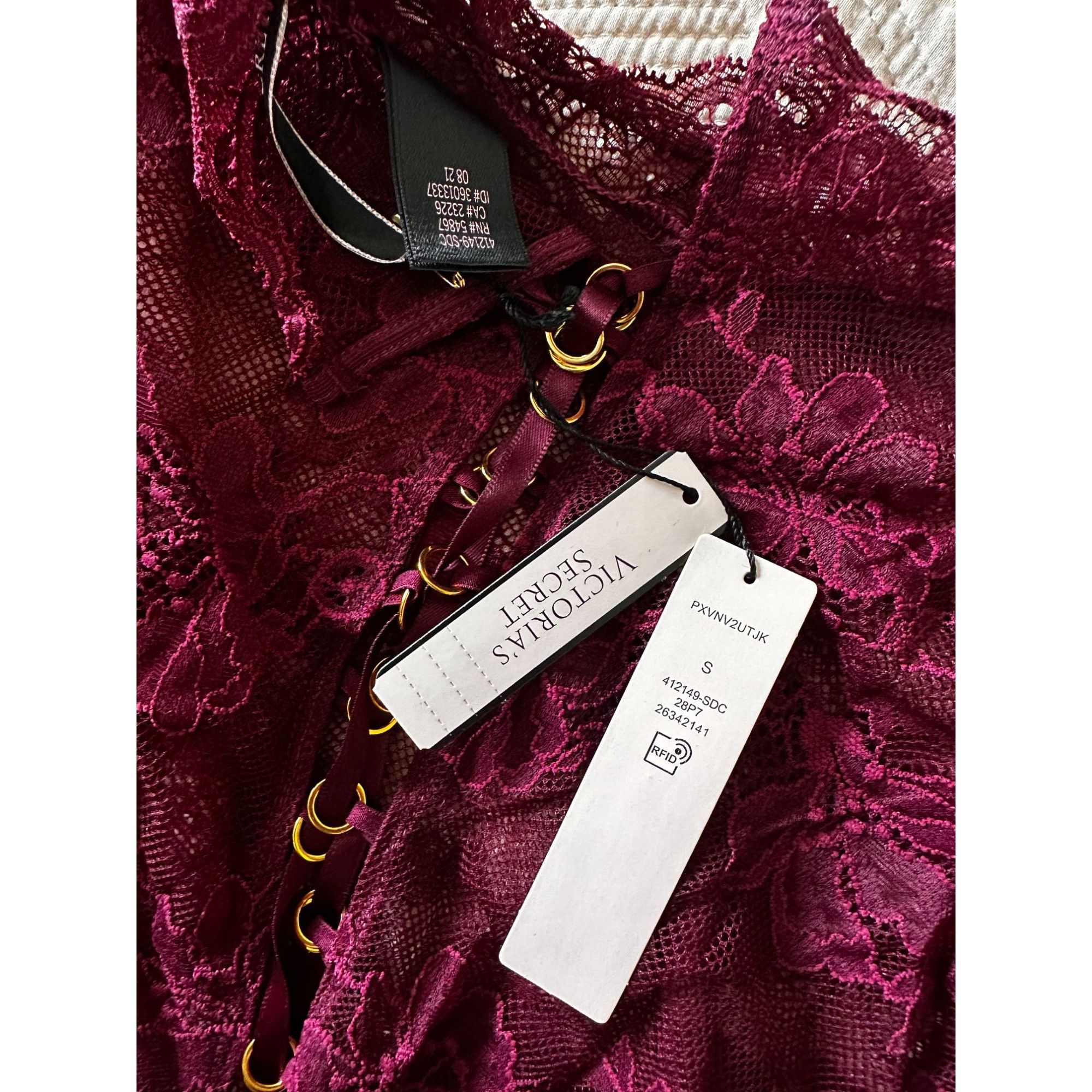 Victoria's Secret NWT Victoria's Secret Lingerie Crop Top Small All Lace Long Size S / US 4 / IT 40 - 4 Thumbnail