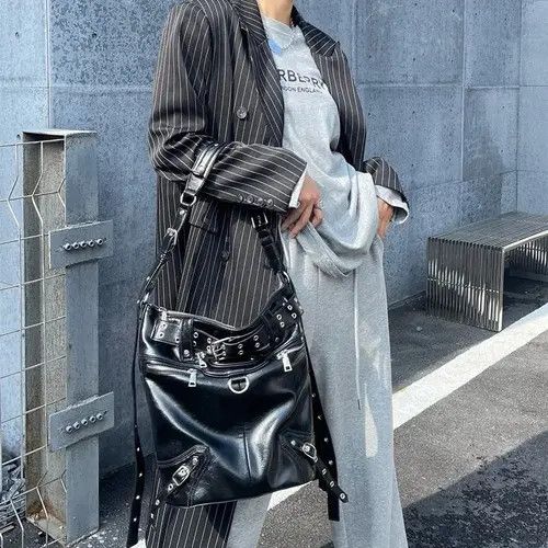Other Women Vintage Rivet Handbag/Crossbody bag Size ONE SIZE - 1 Thumbnail