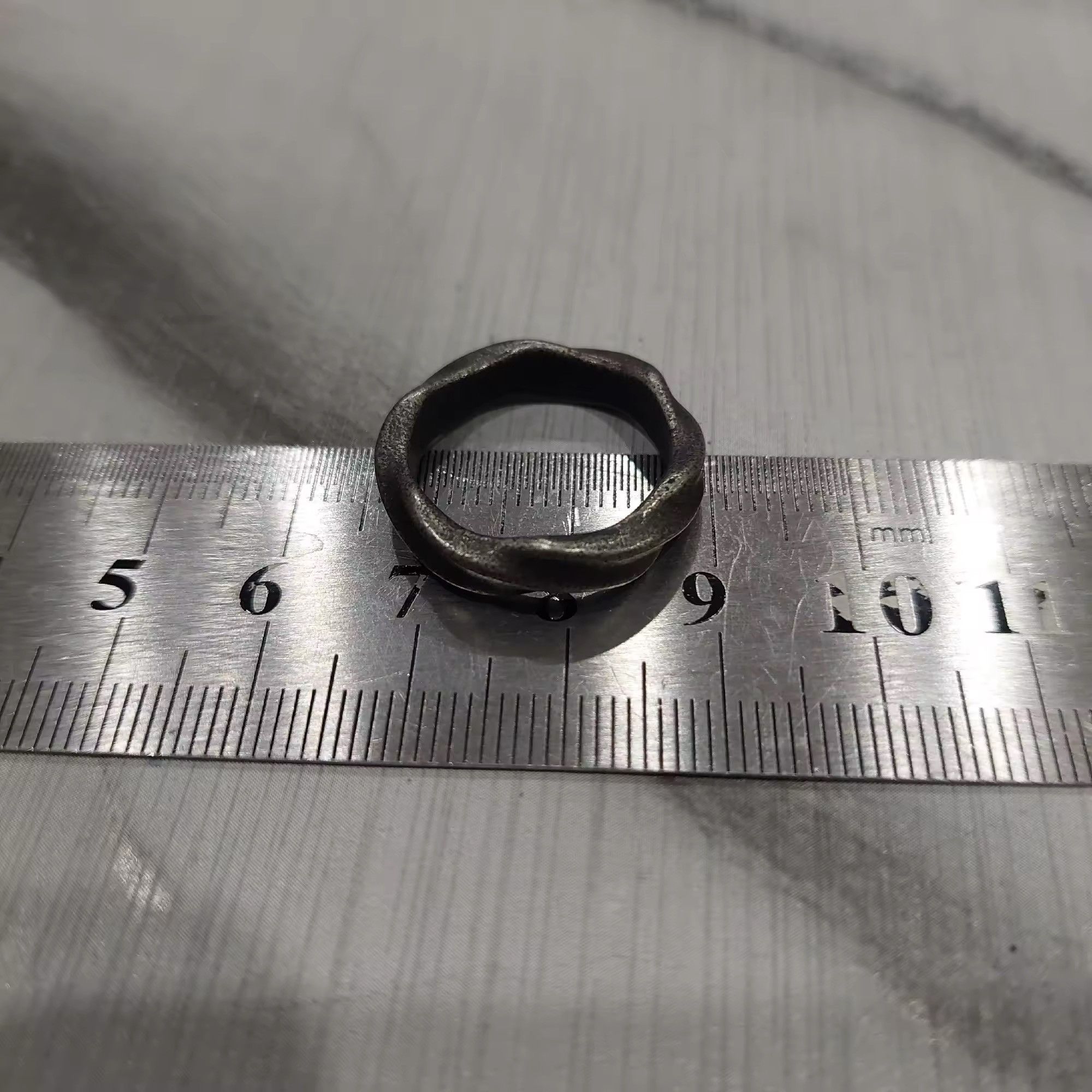 Jewelry 5mm Mobius Ring (size 6-12) Size ONE SIZE - 8 Thumbnail