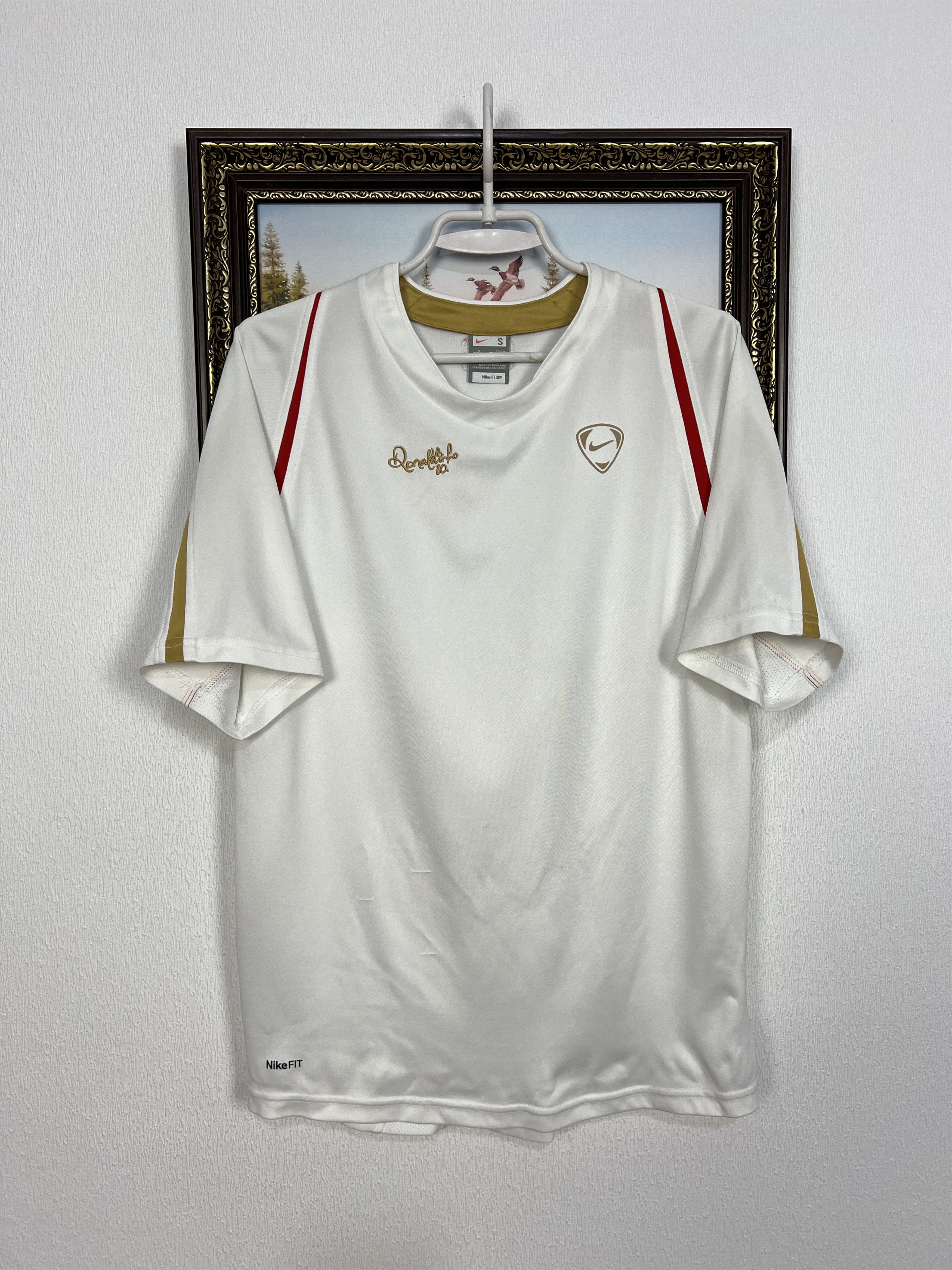 Nike Vintage R10 Ronaldinho Football Train Shirt Soccer Jersey Size US S / EU 44-46 / 1 - 1 Thumbnail